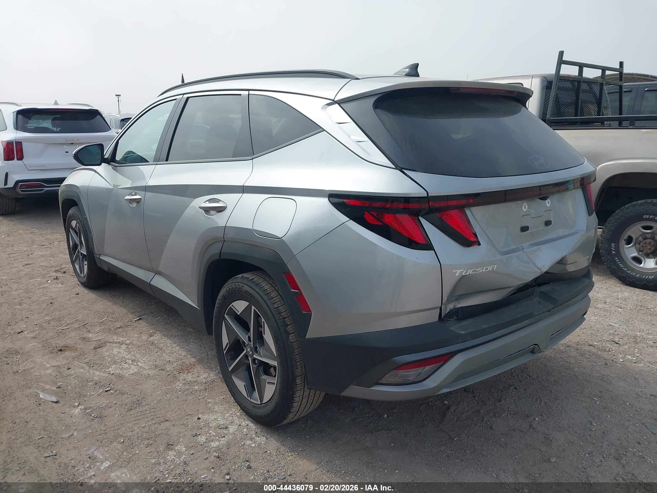 HYUNDAI TUCSON image 3