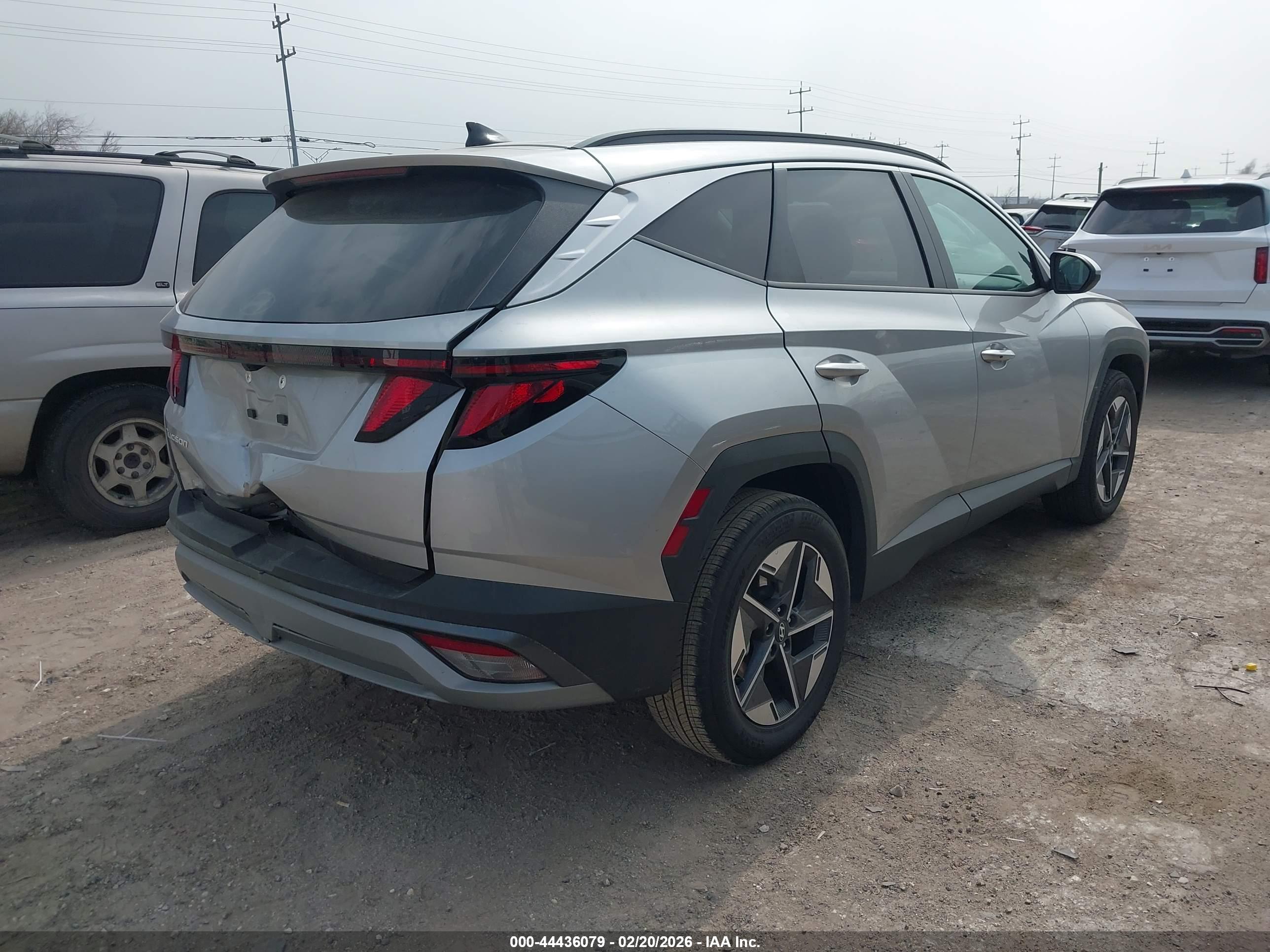 HYUNDAI TUCSON image 4