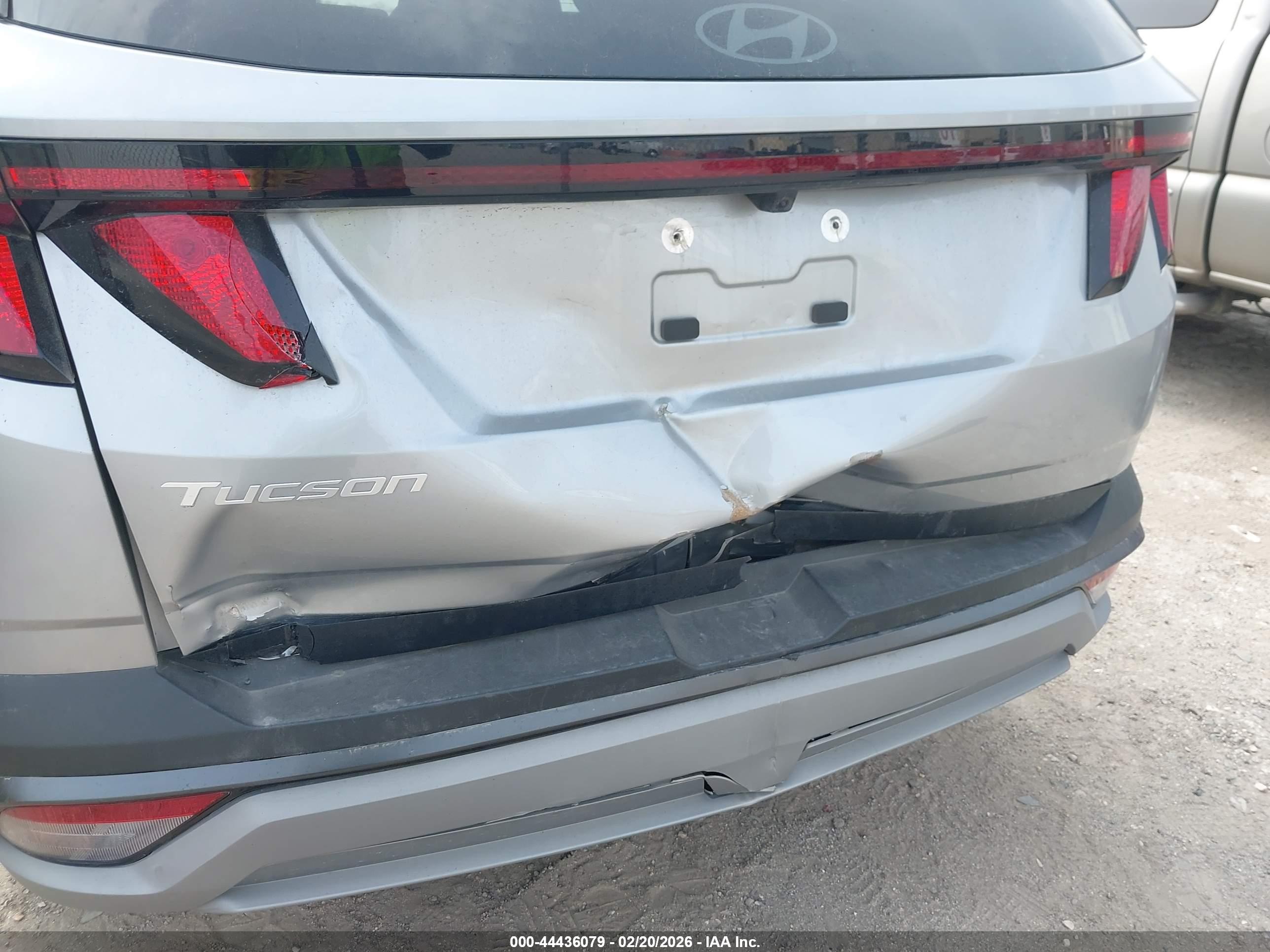 HYUNDAI TUCSON image 6