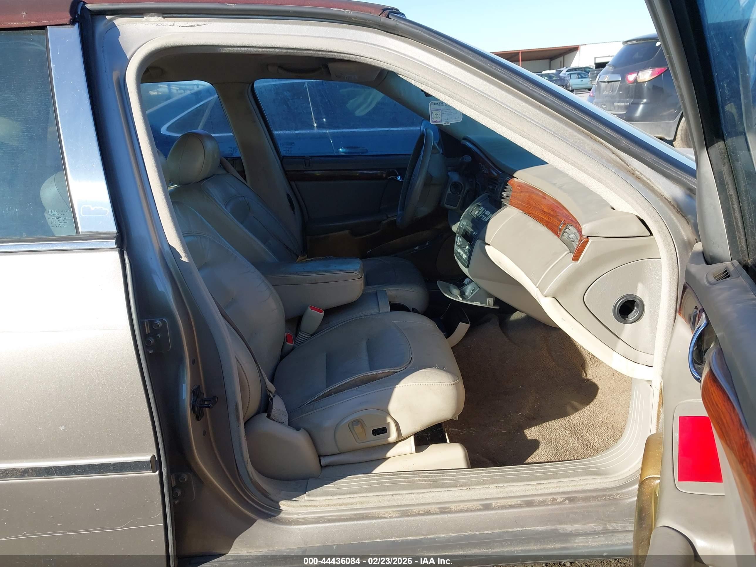 CADILLAC DEVILLE image 5