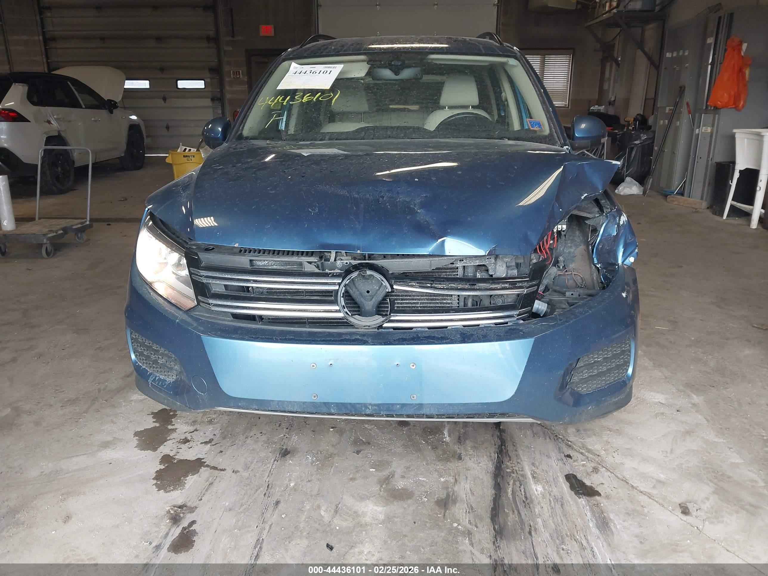 VOLKSWAGEN TIGUAN image 6
