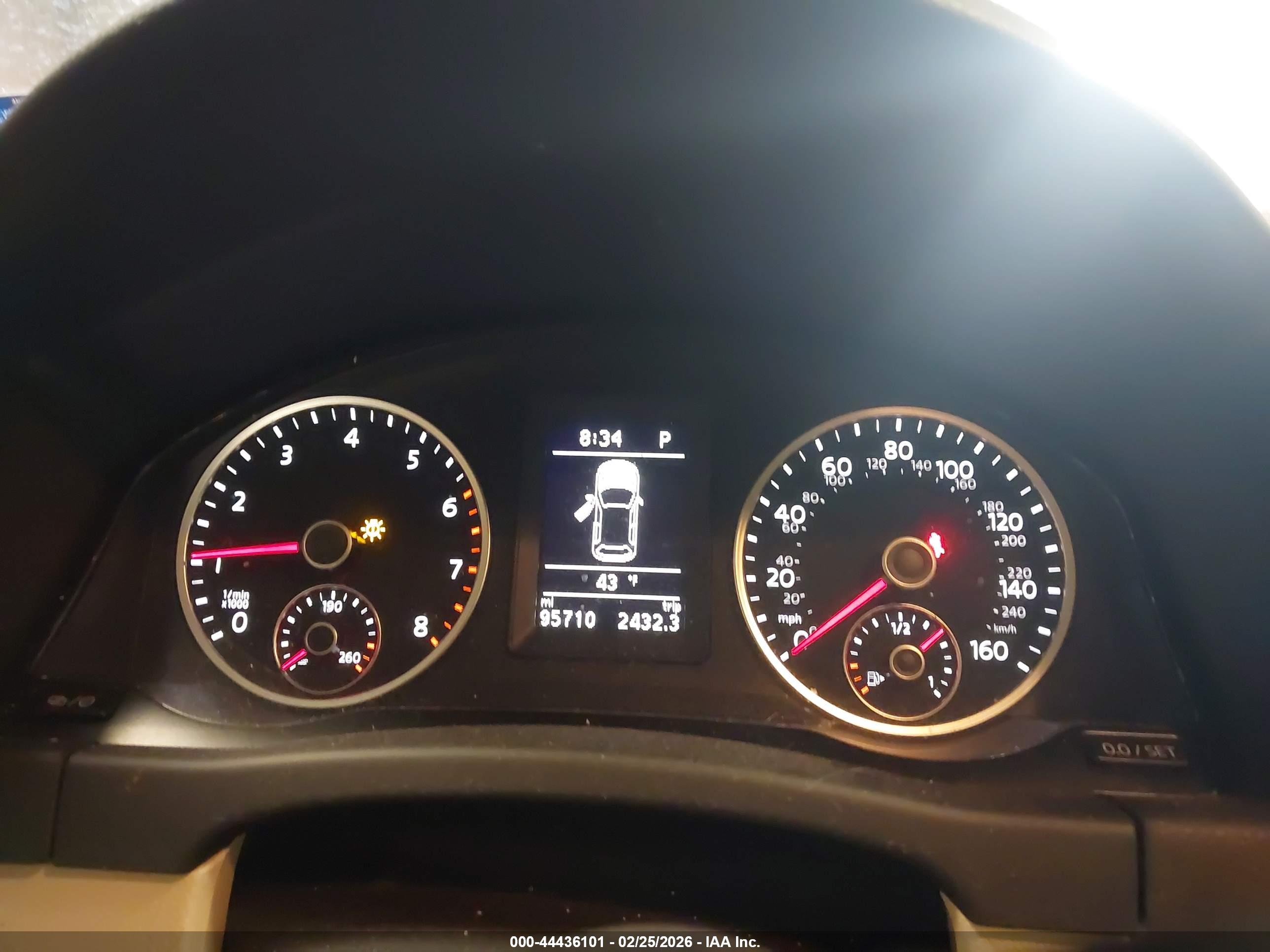 VOLKSWAGEN TIGUAN image 7