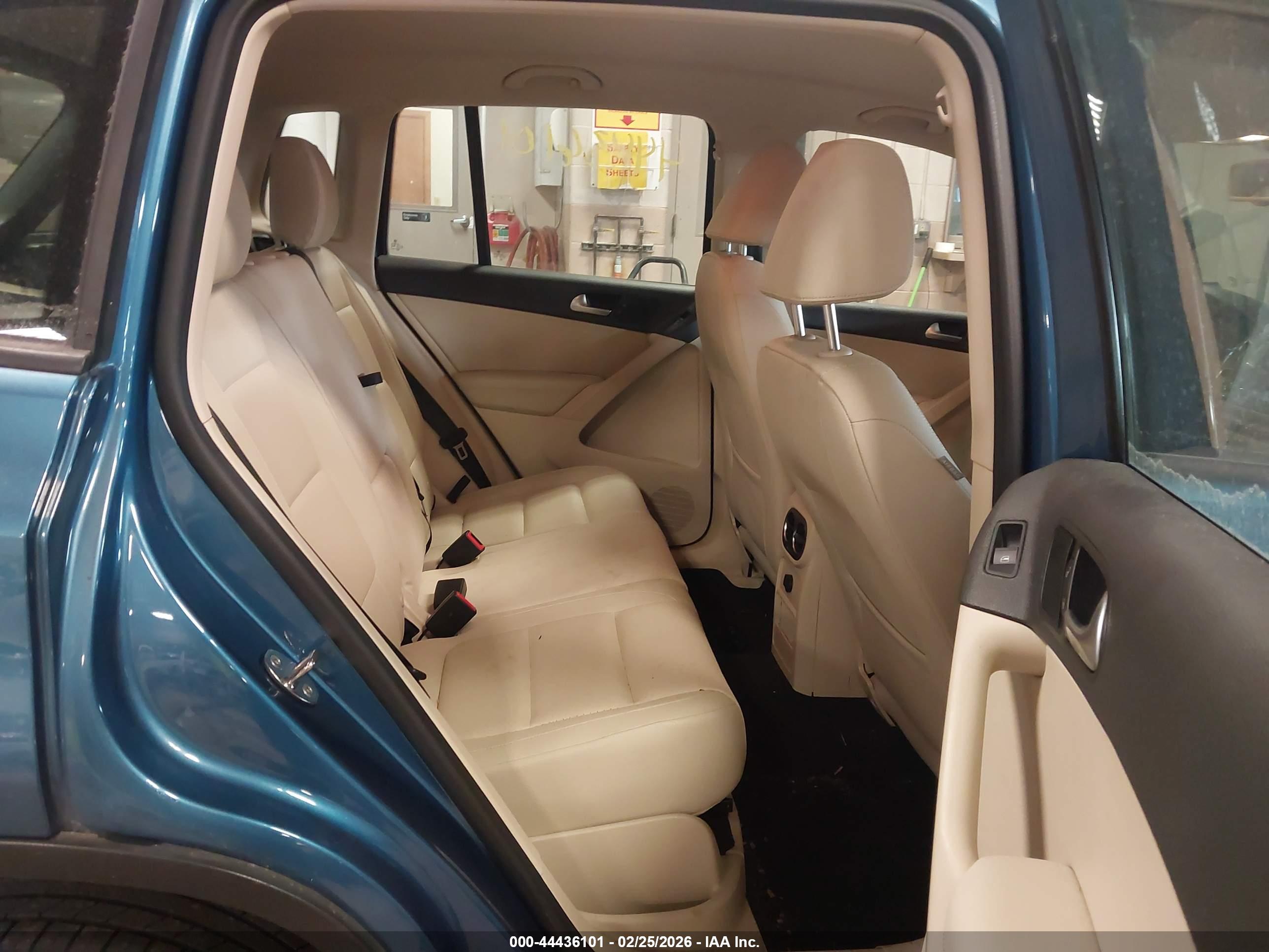 VOLKSWAGEN TIGUAN image 8