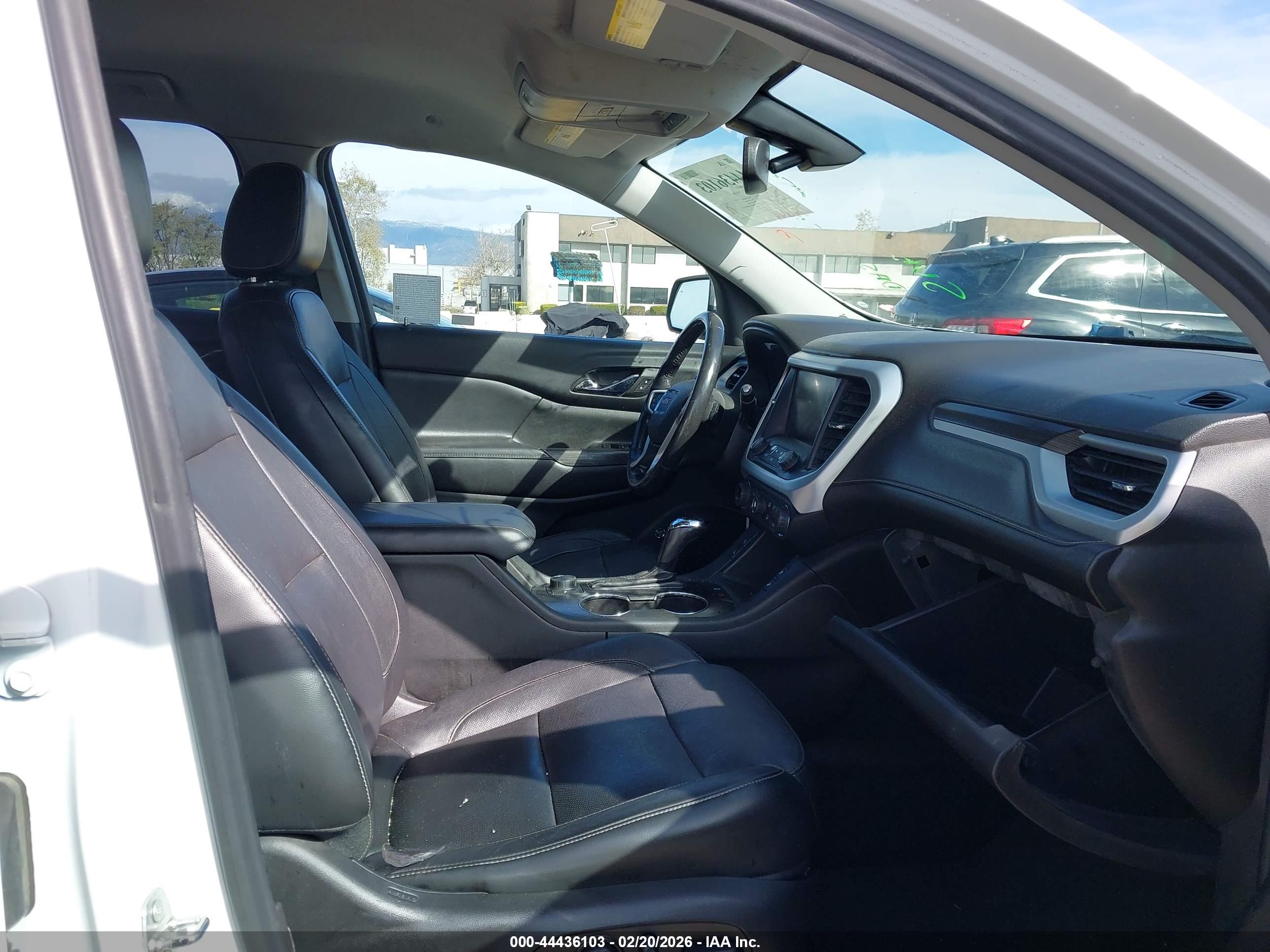 GMC ACADIA image 5
