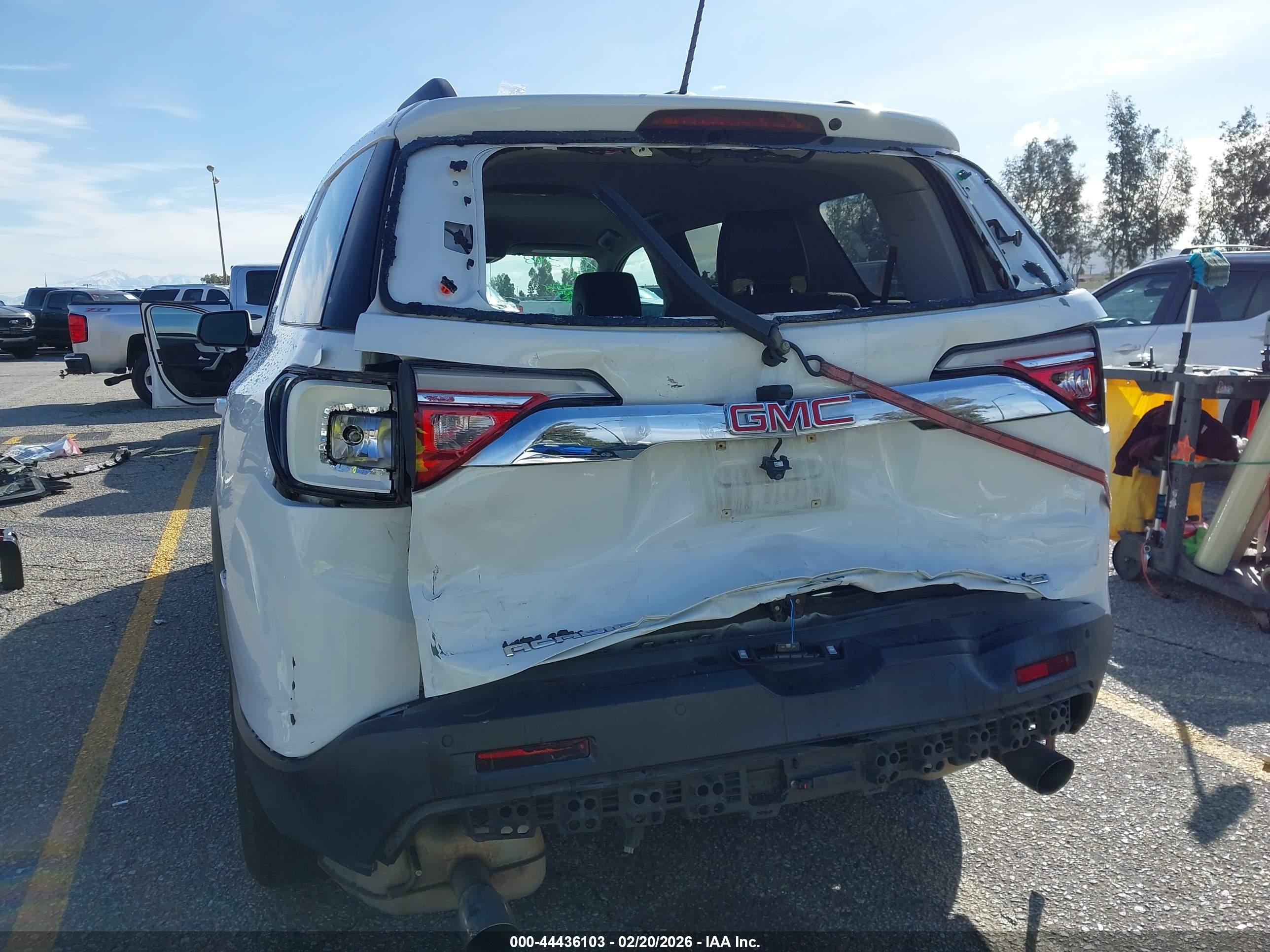 GMC ACADIA image 6