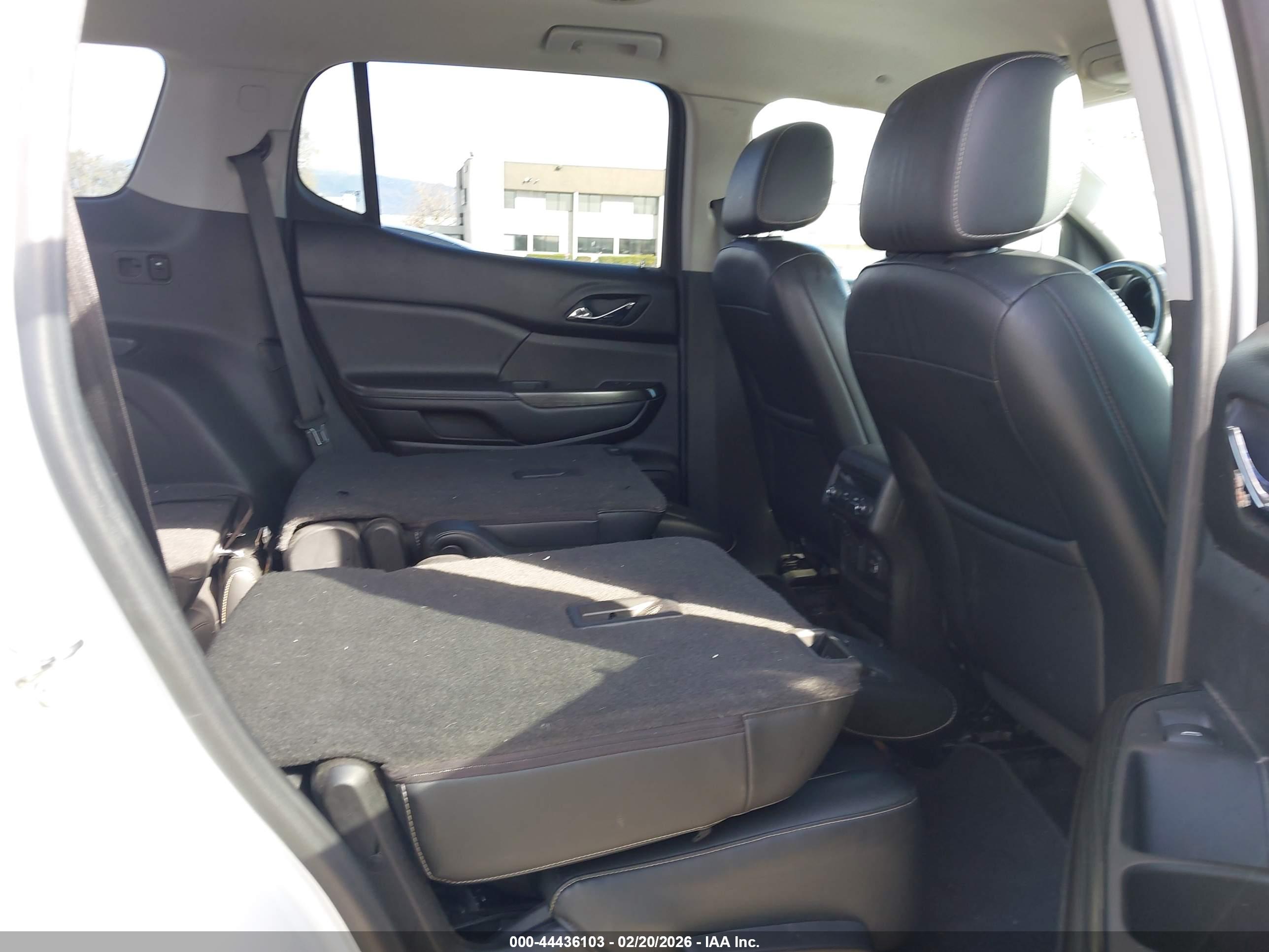 GMC ACADIA image 8