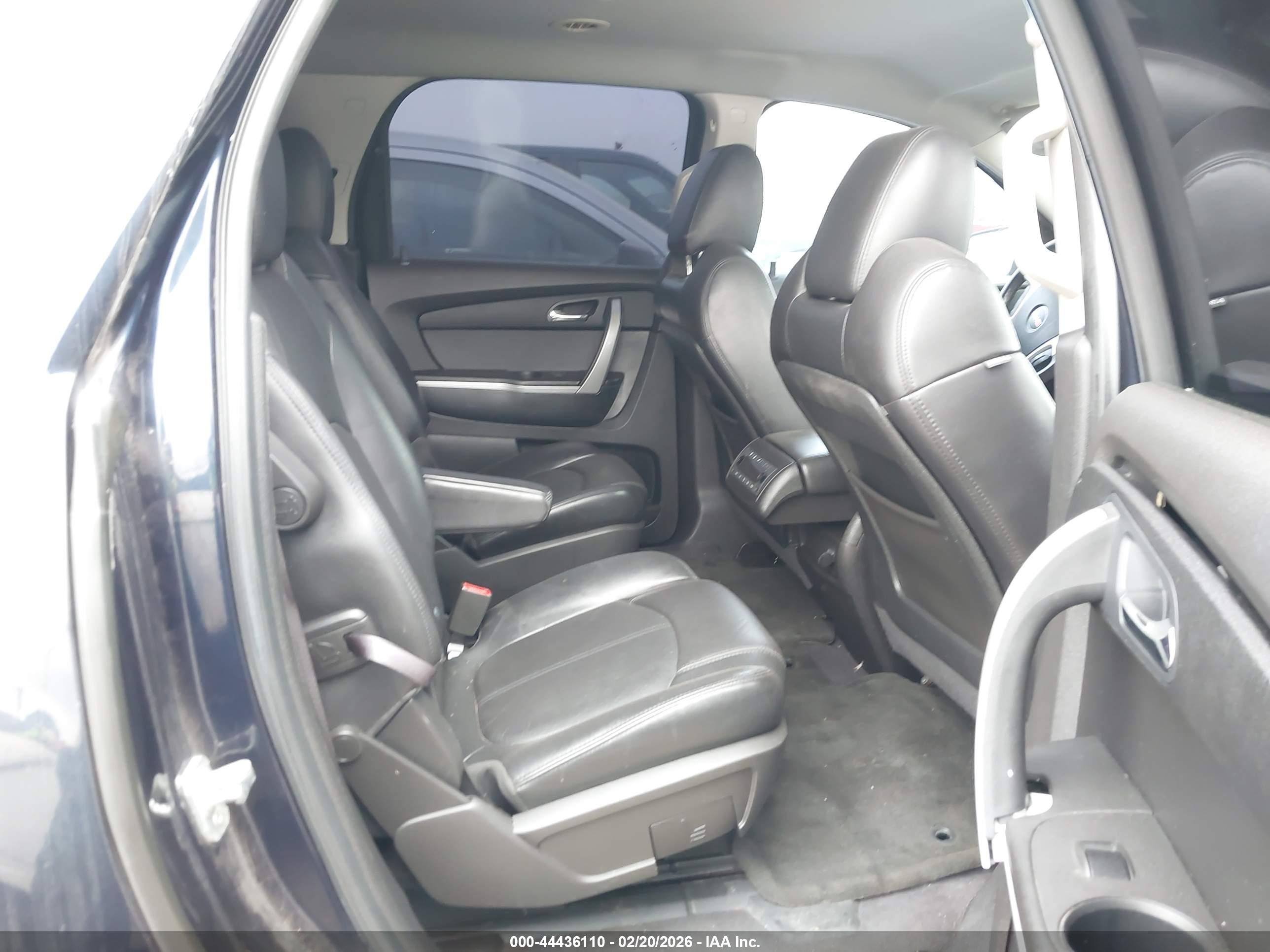 GMC ACADIA image 8