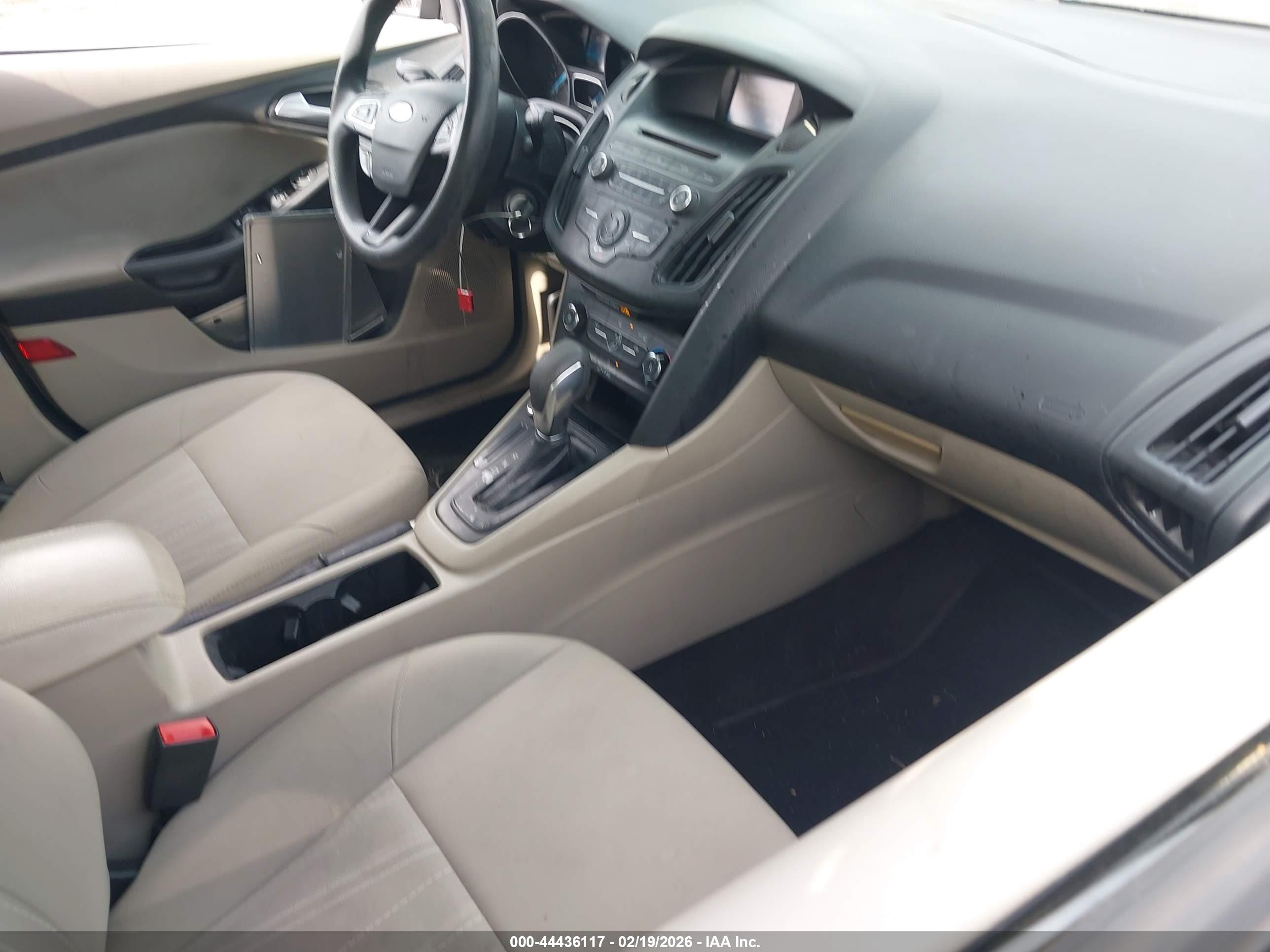 FORD FOCUS image 5