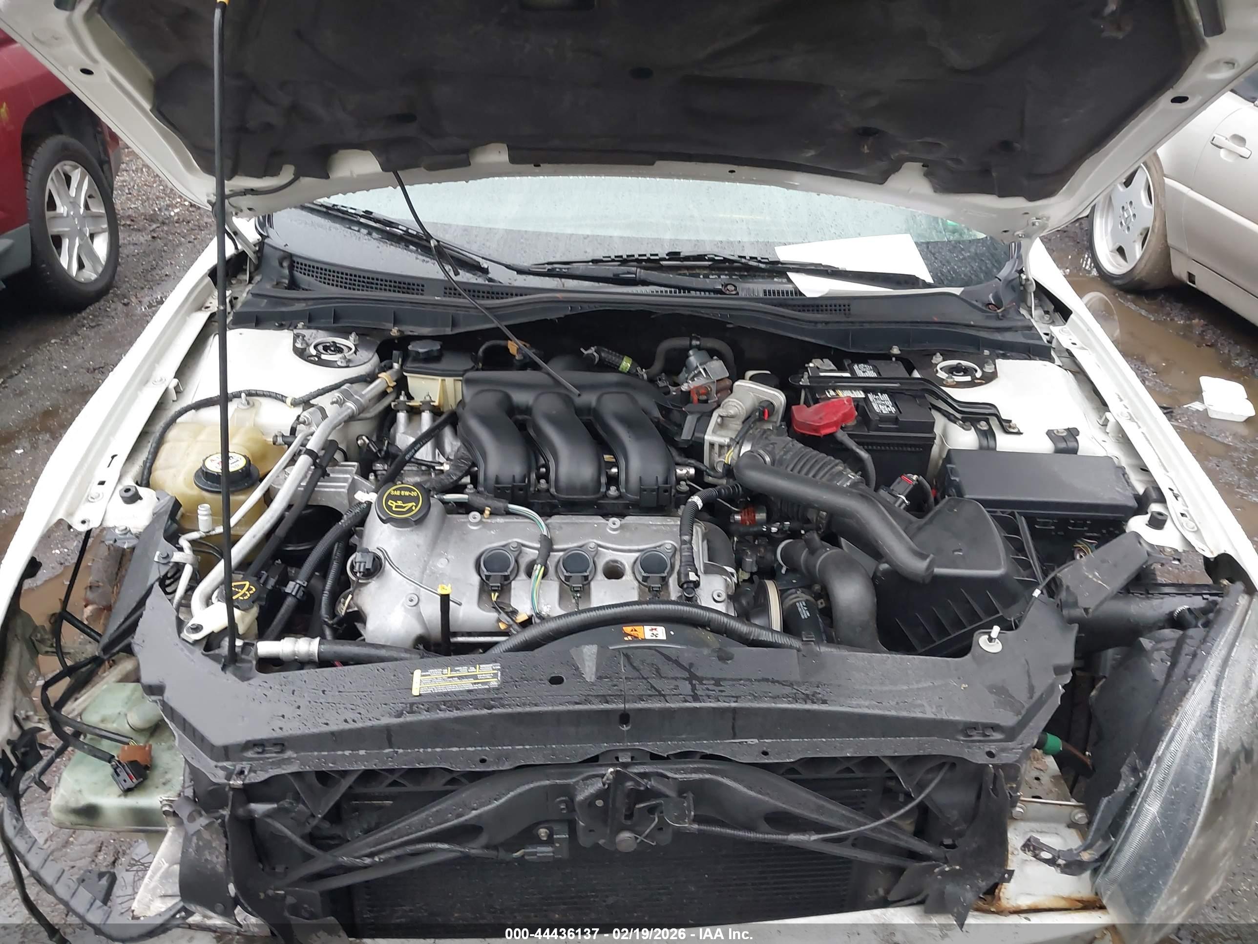 FORD FUSION image 10