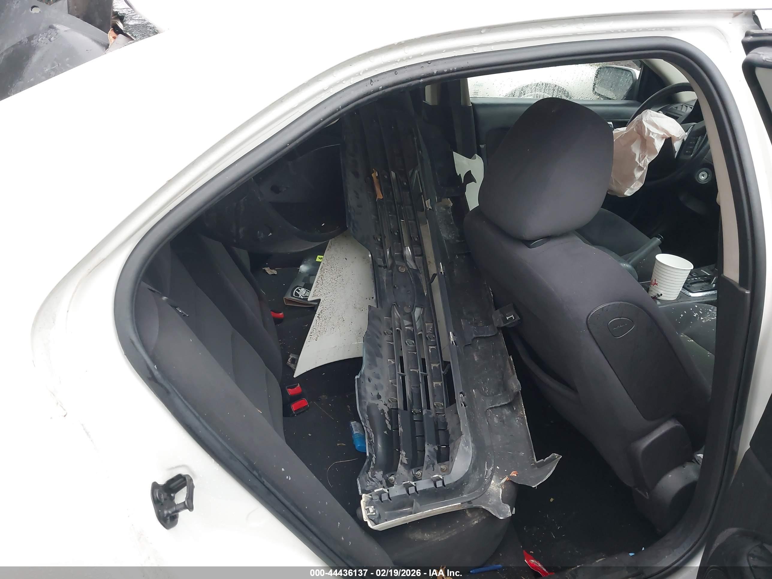 FORD FUSION image 8