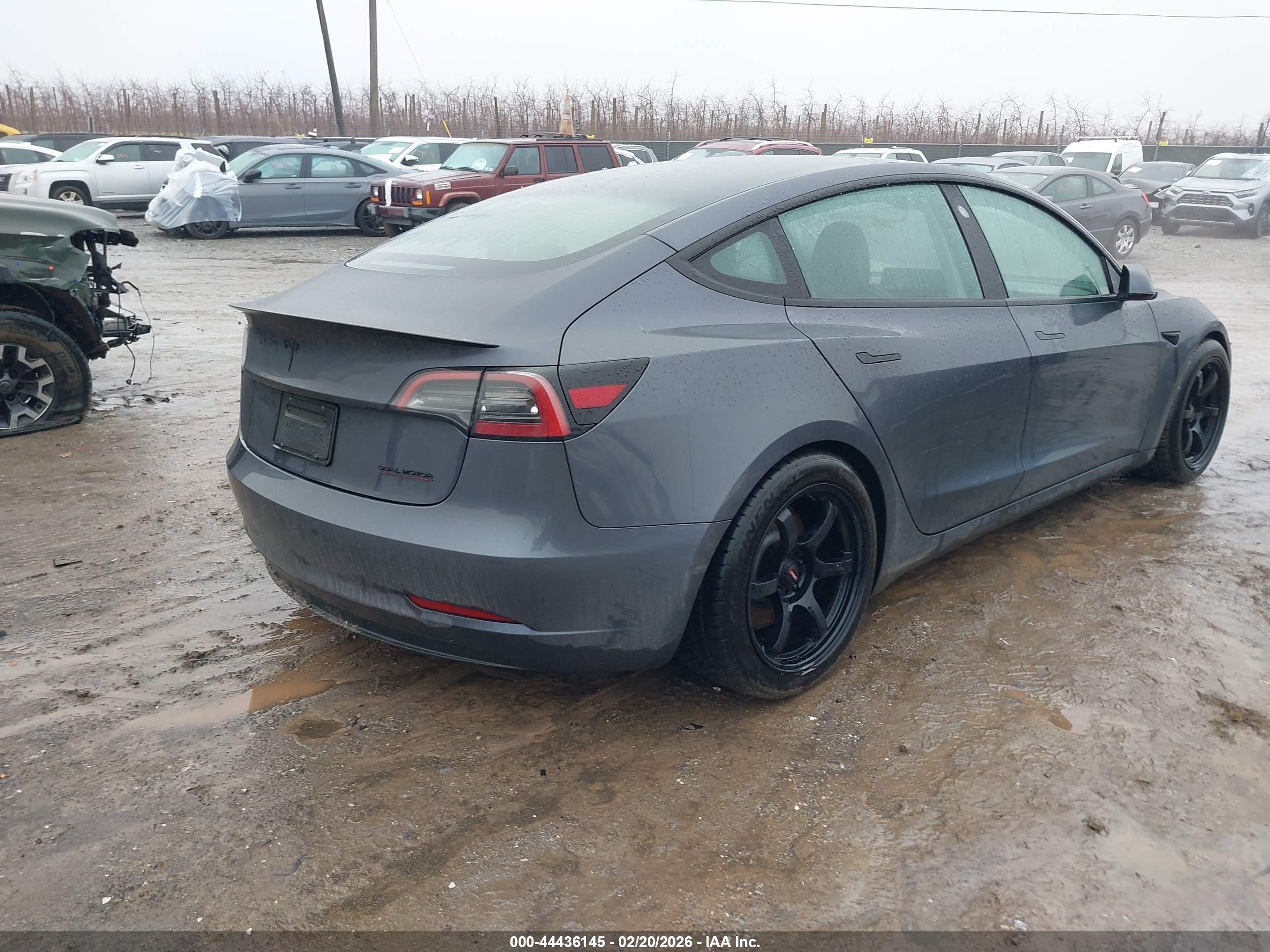 TESLA MODEL image 4