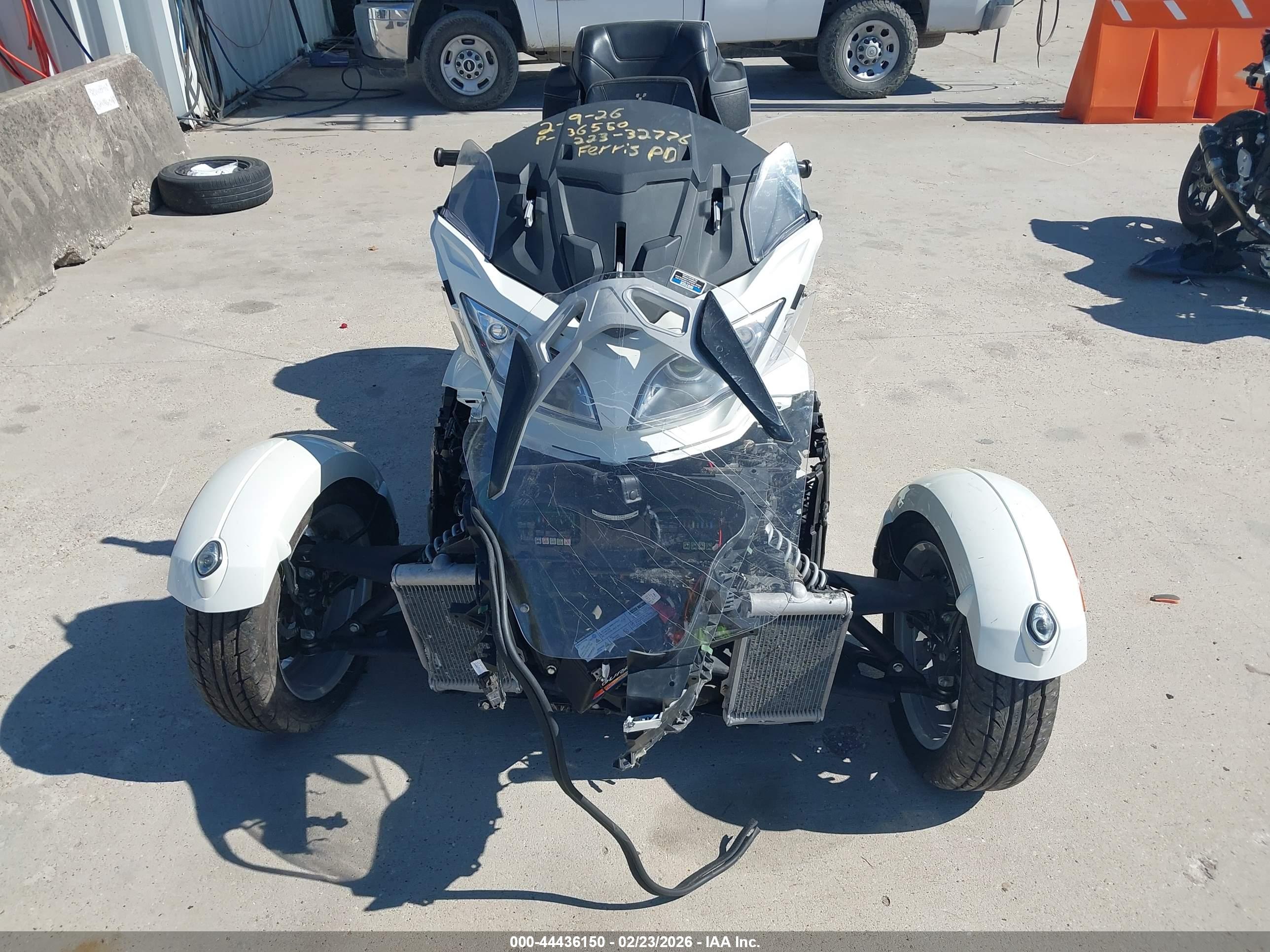CAN-AM SPYDER image 5