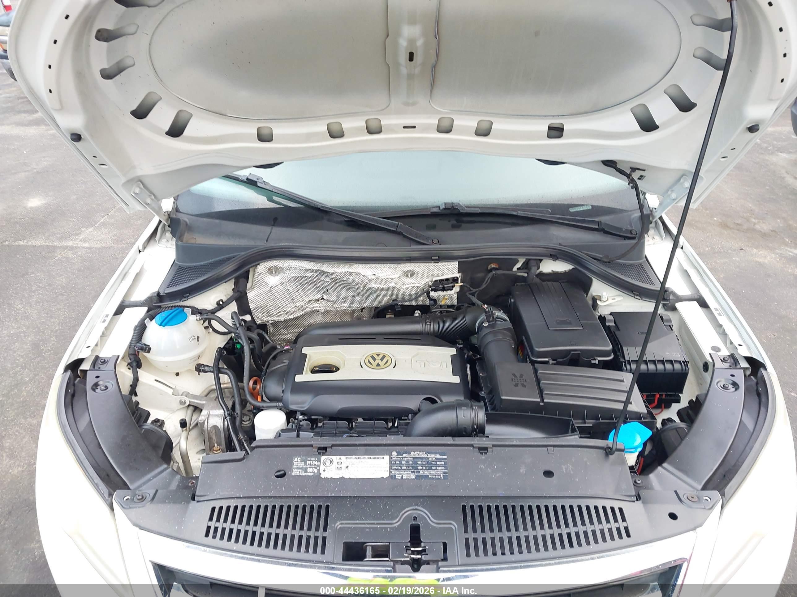 VOLKSWAGEN TIGUAN image 10