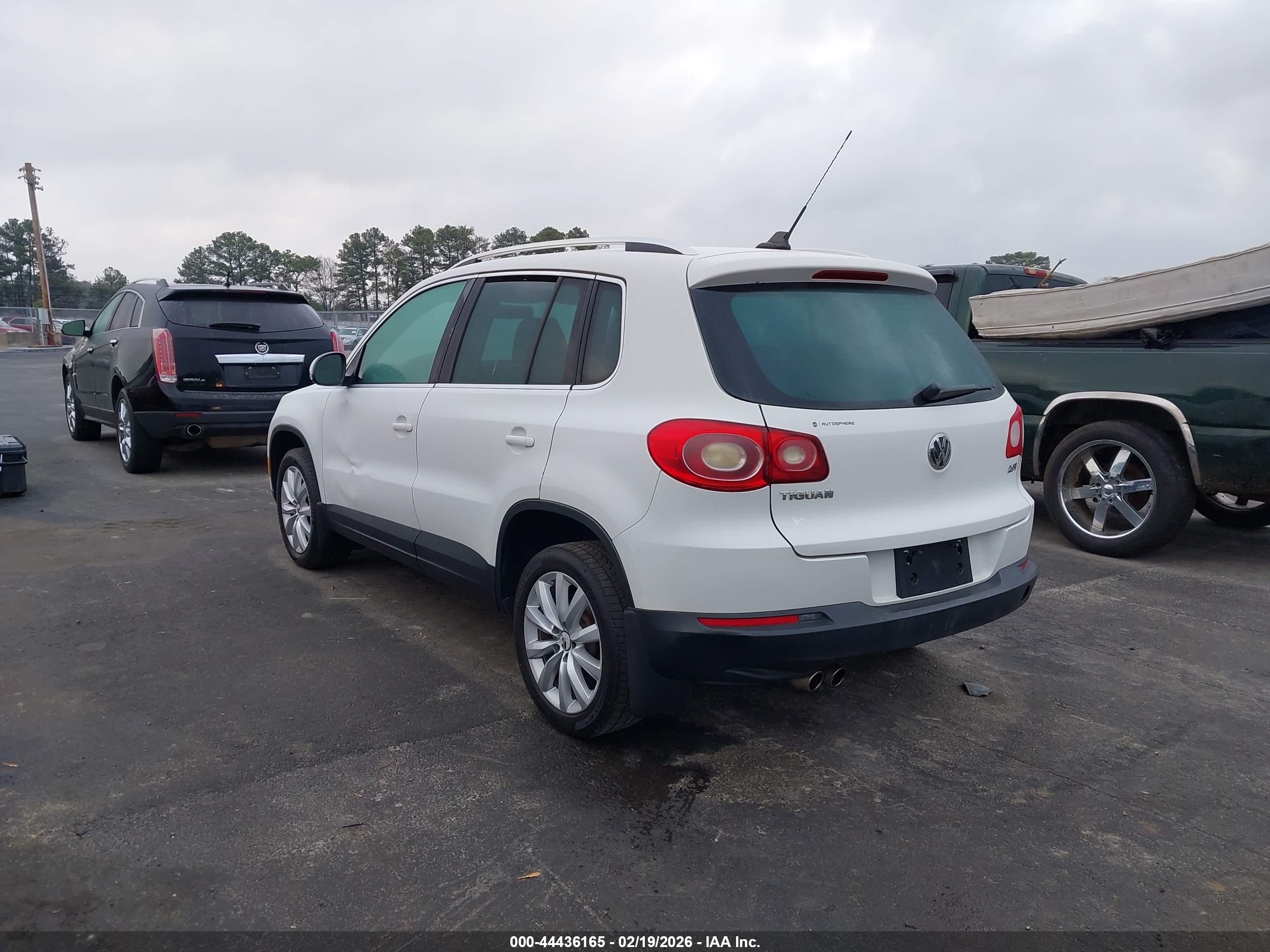VOLKSWAGEN TIGUAN image 3