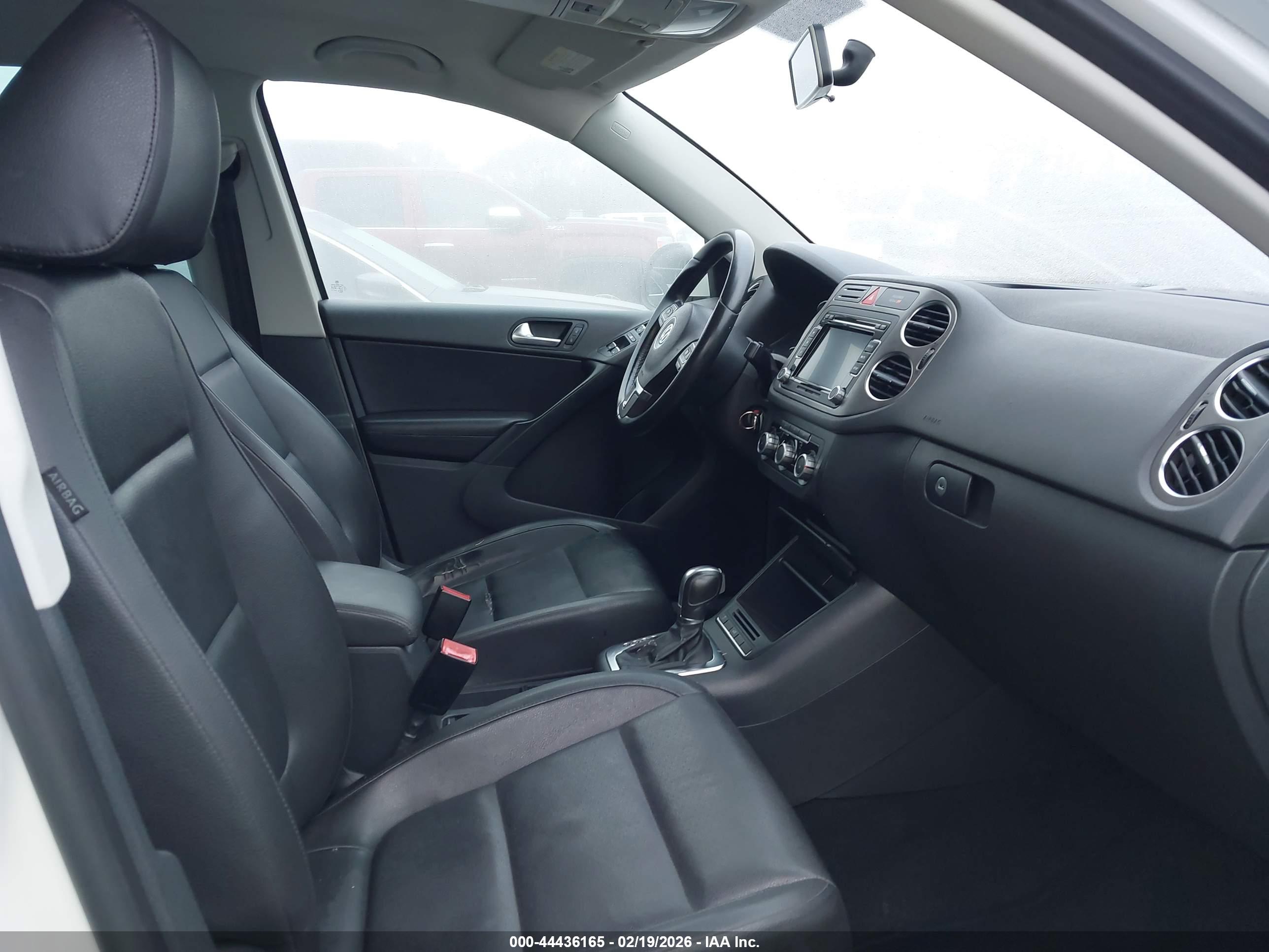 VOLKSWAGEN TIGUAN image 5