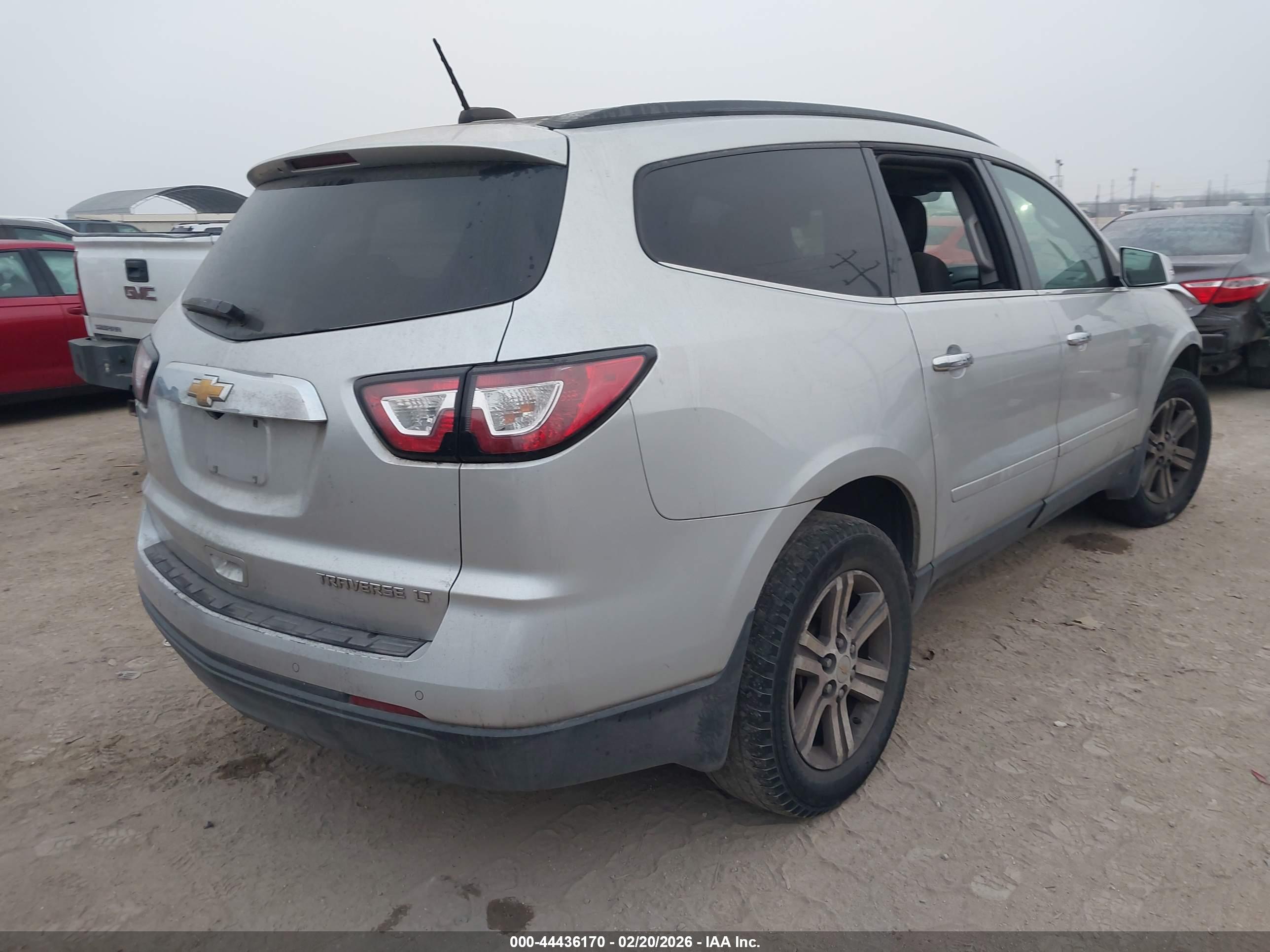 CHEVROLET TRAVERSE image 4