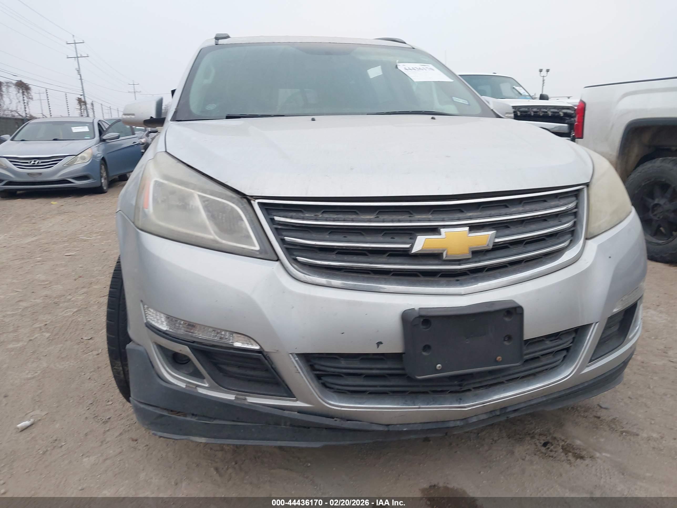 CHEVROLET TRAVERSE image 6