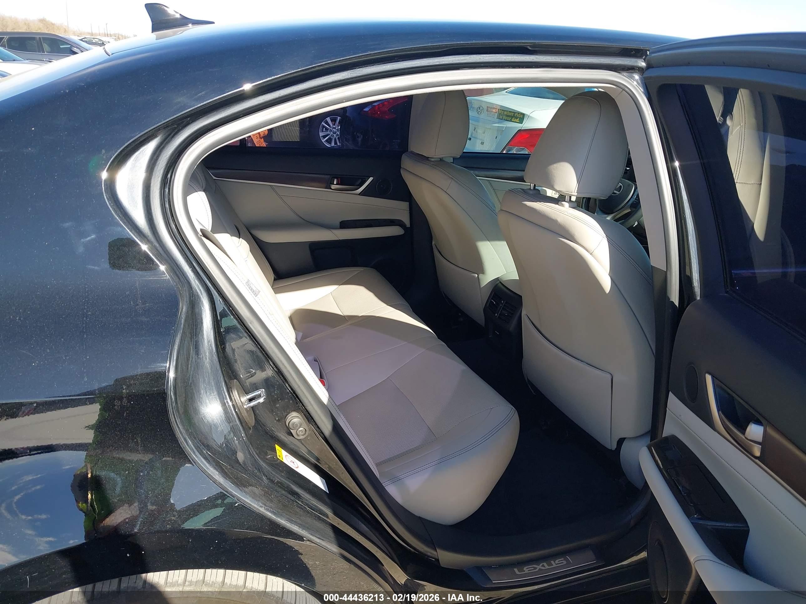 LEXUS GS image 8
