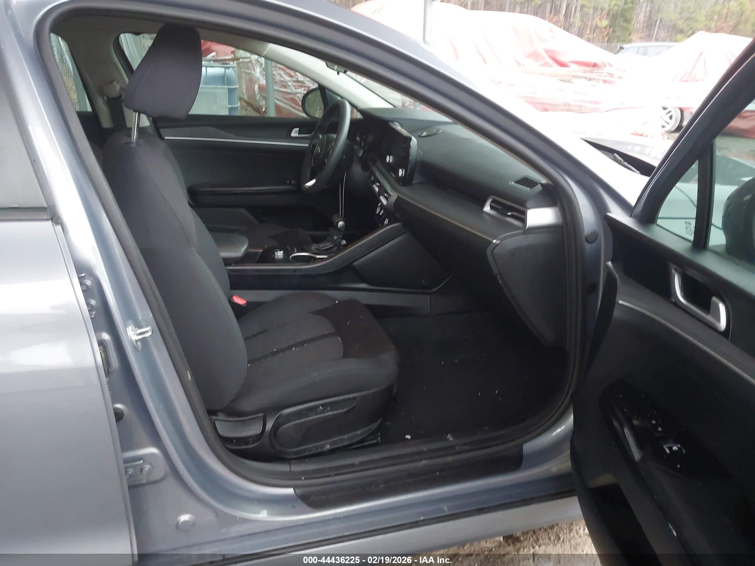 KIA K5 image 5