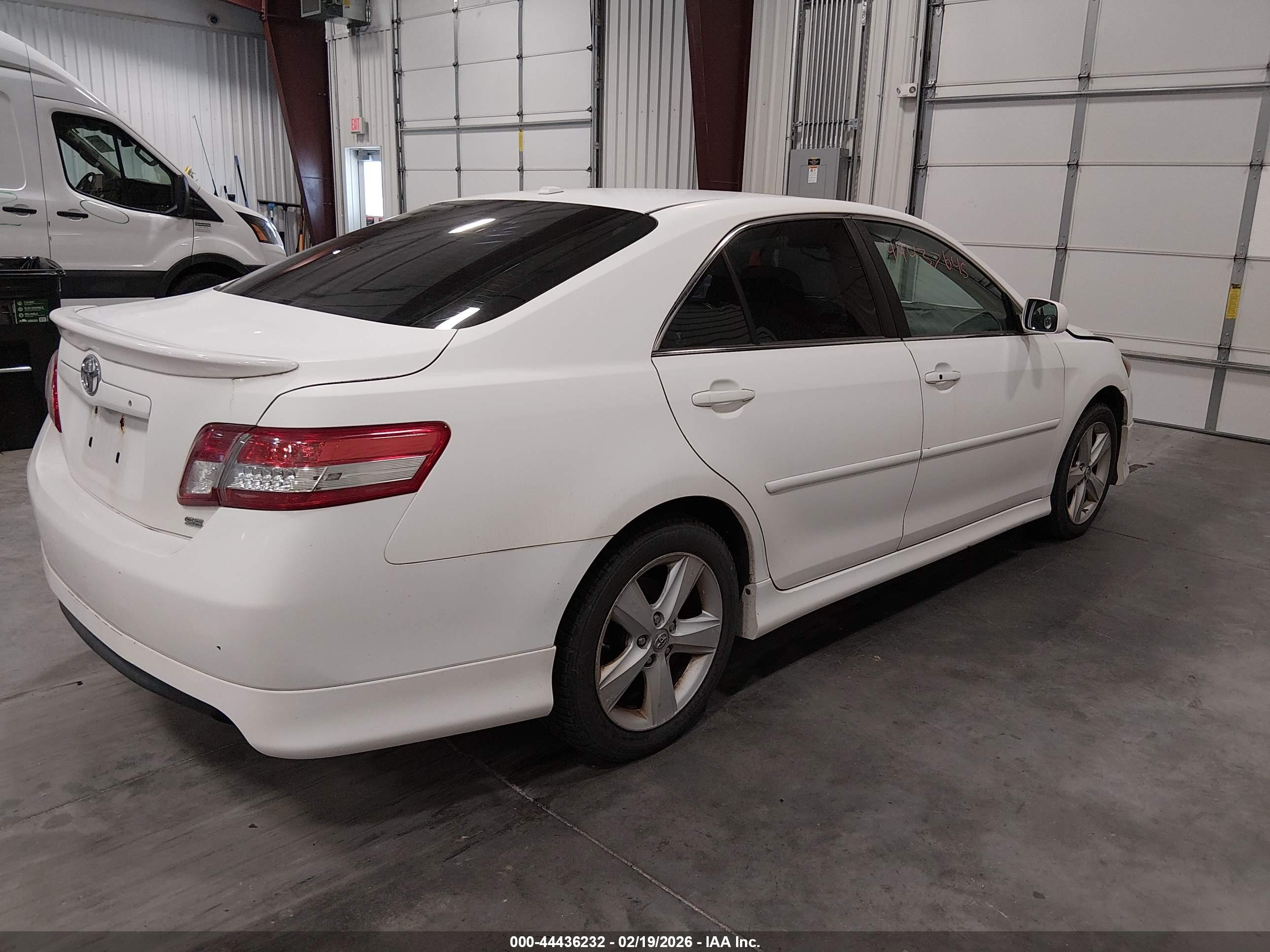 TOYOTA CAMRY image 4