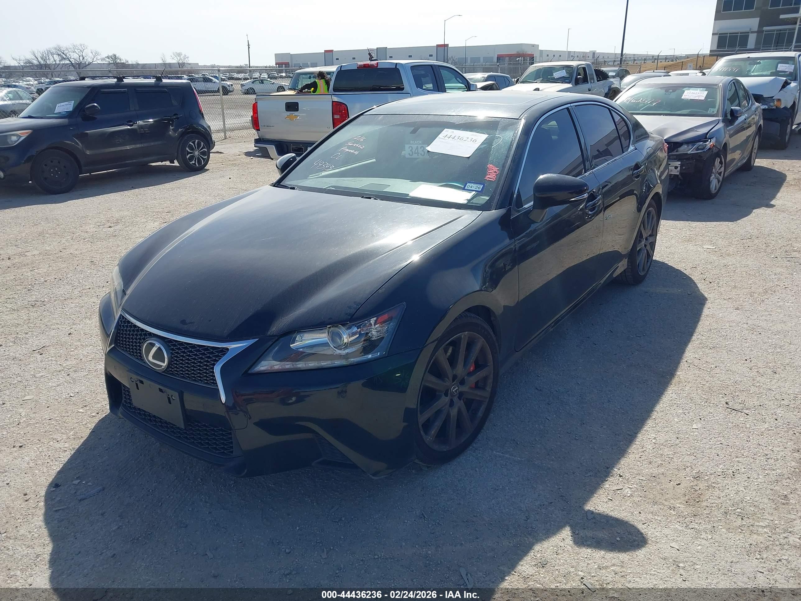 LEXUS GS image 2