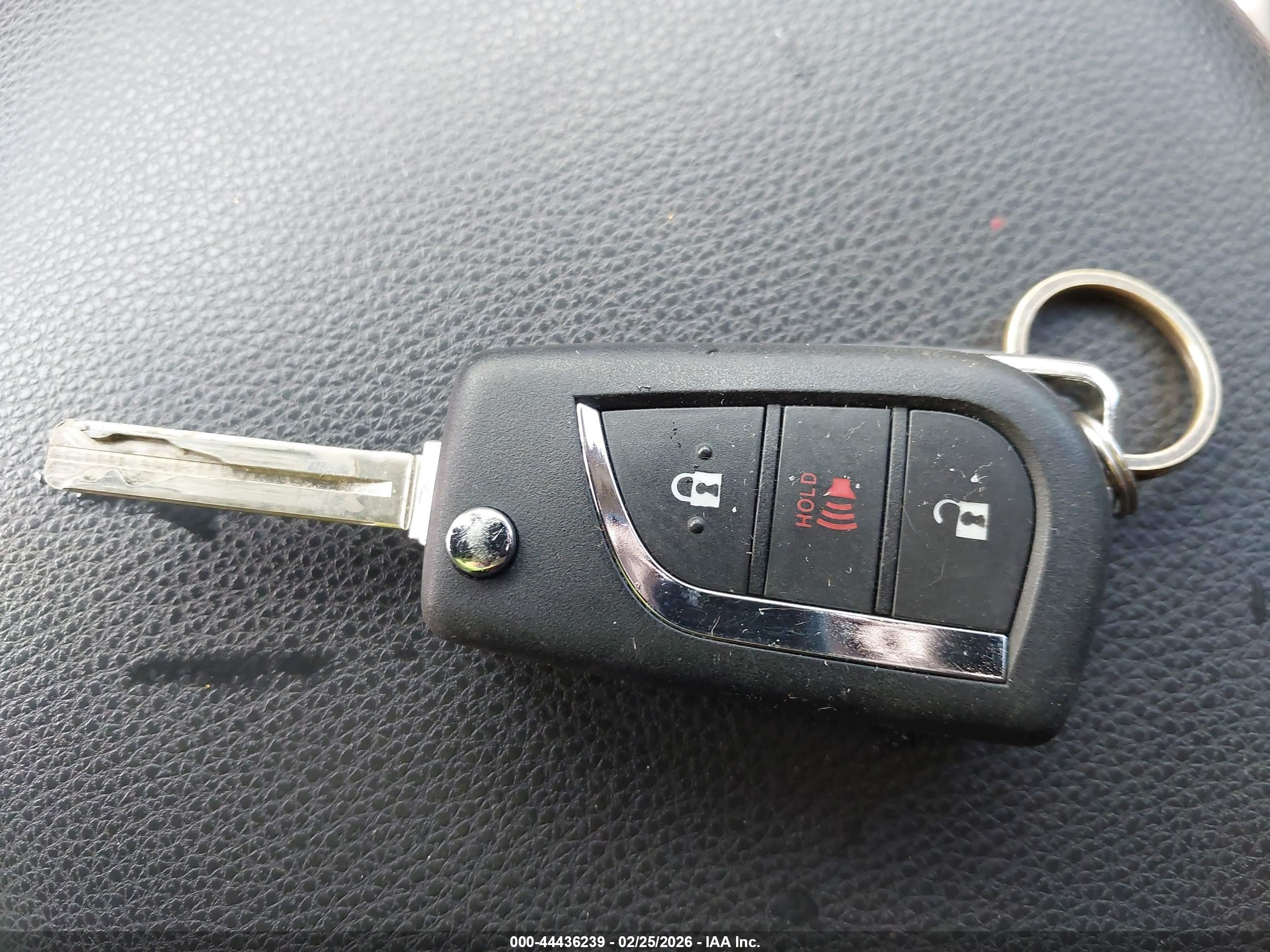 TOYOTA RAV4 image 11