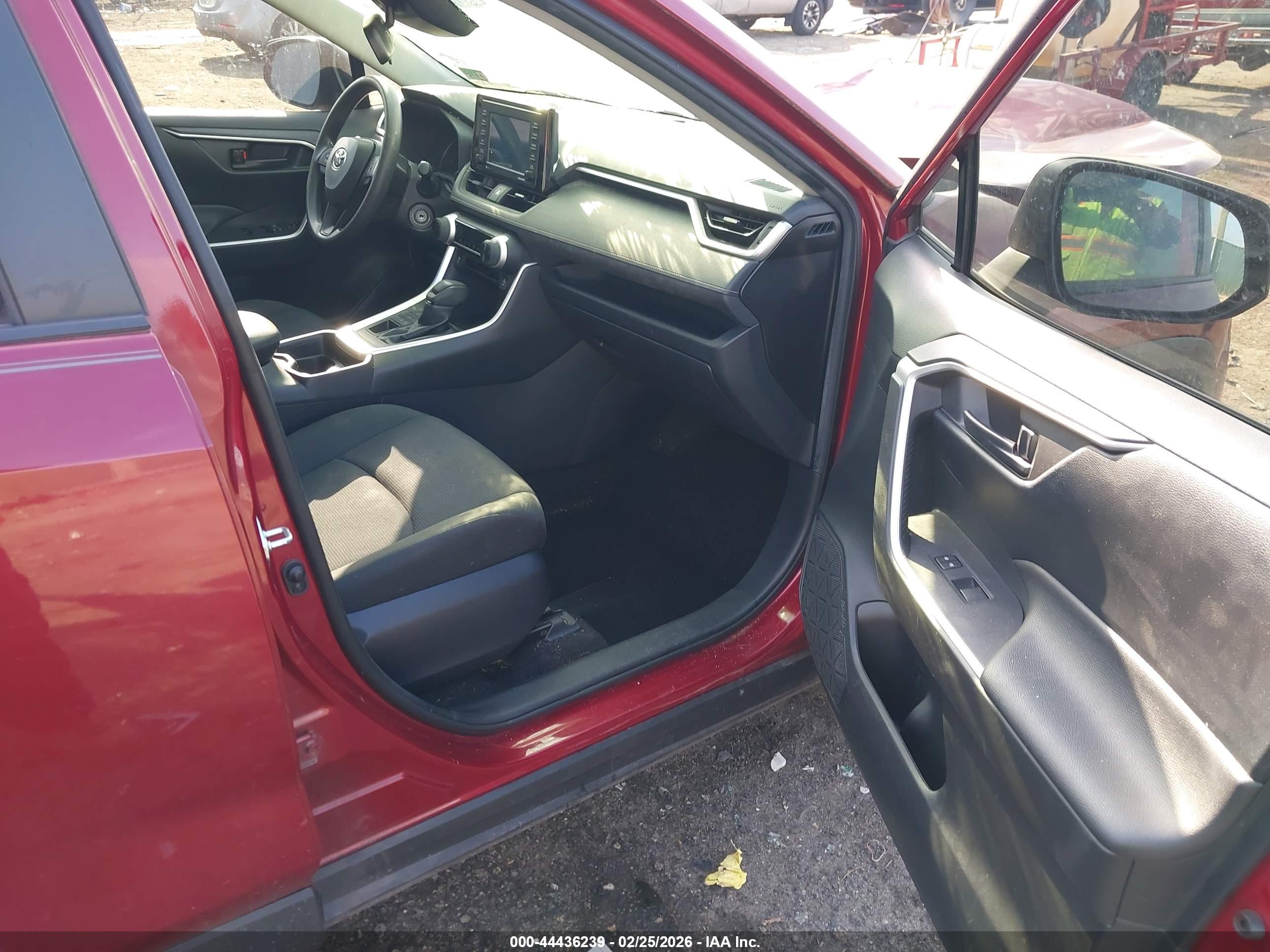 TOYOTA RAV4 image 5