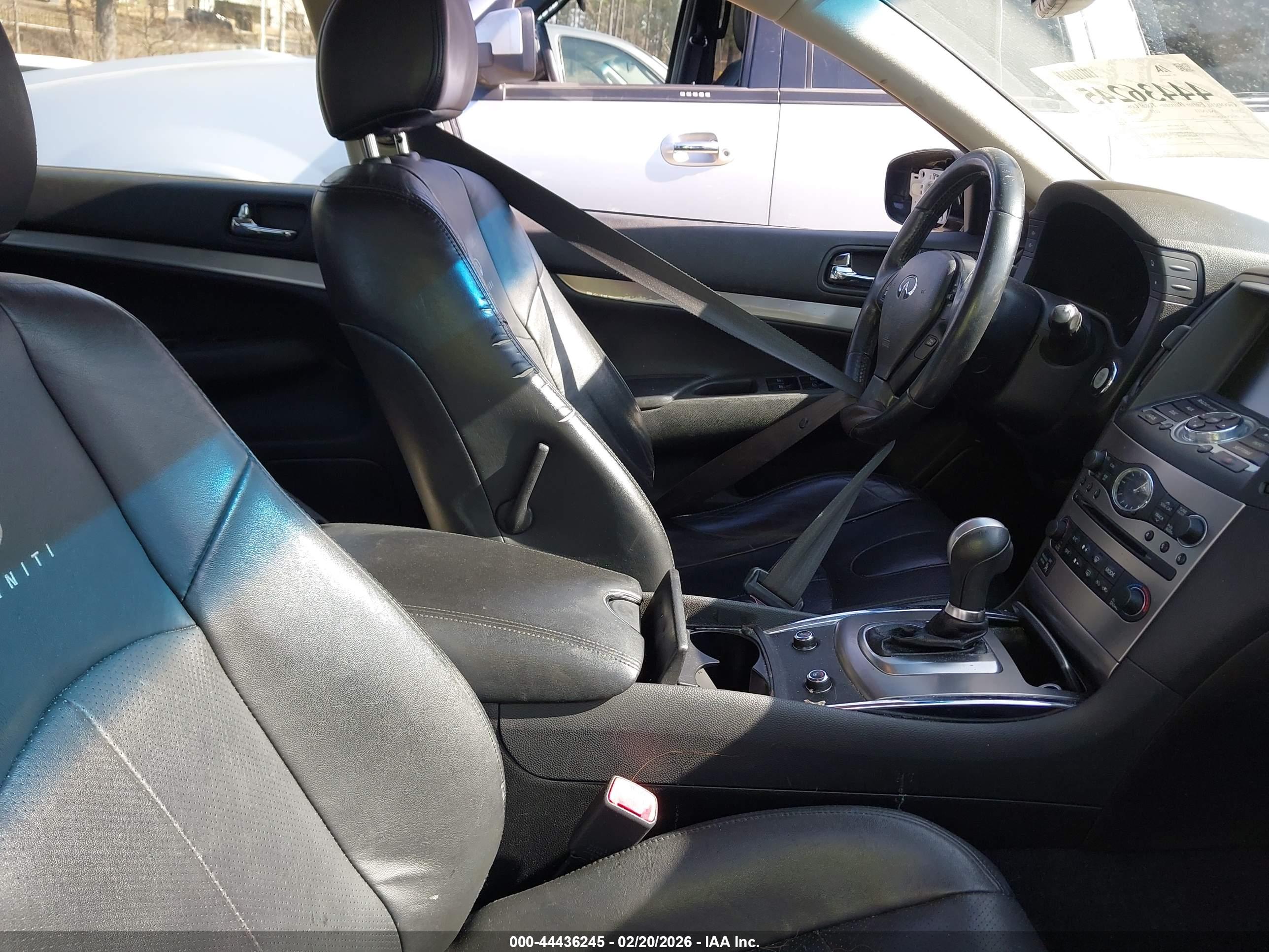 INFINITI G37 image 5