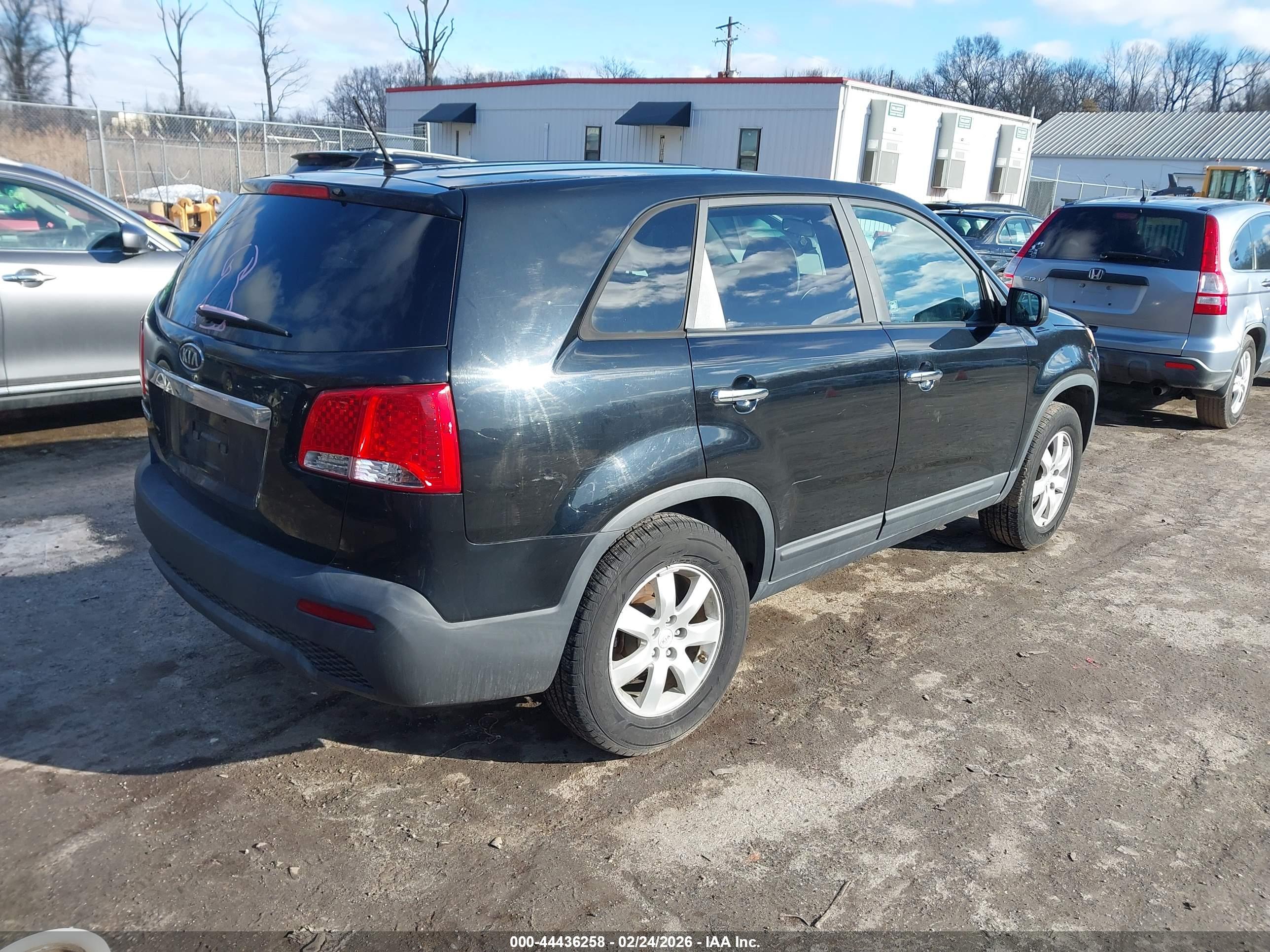 KIA SORENTO image 4