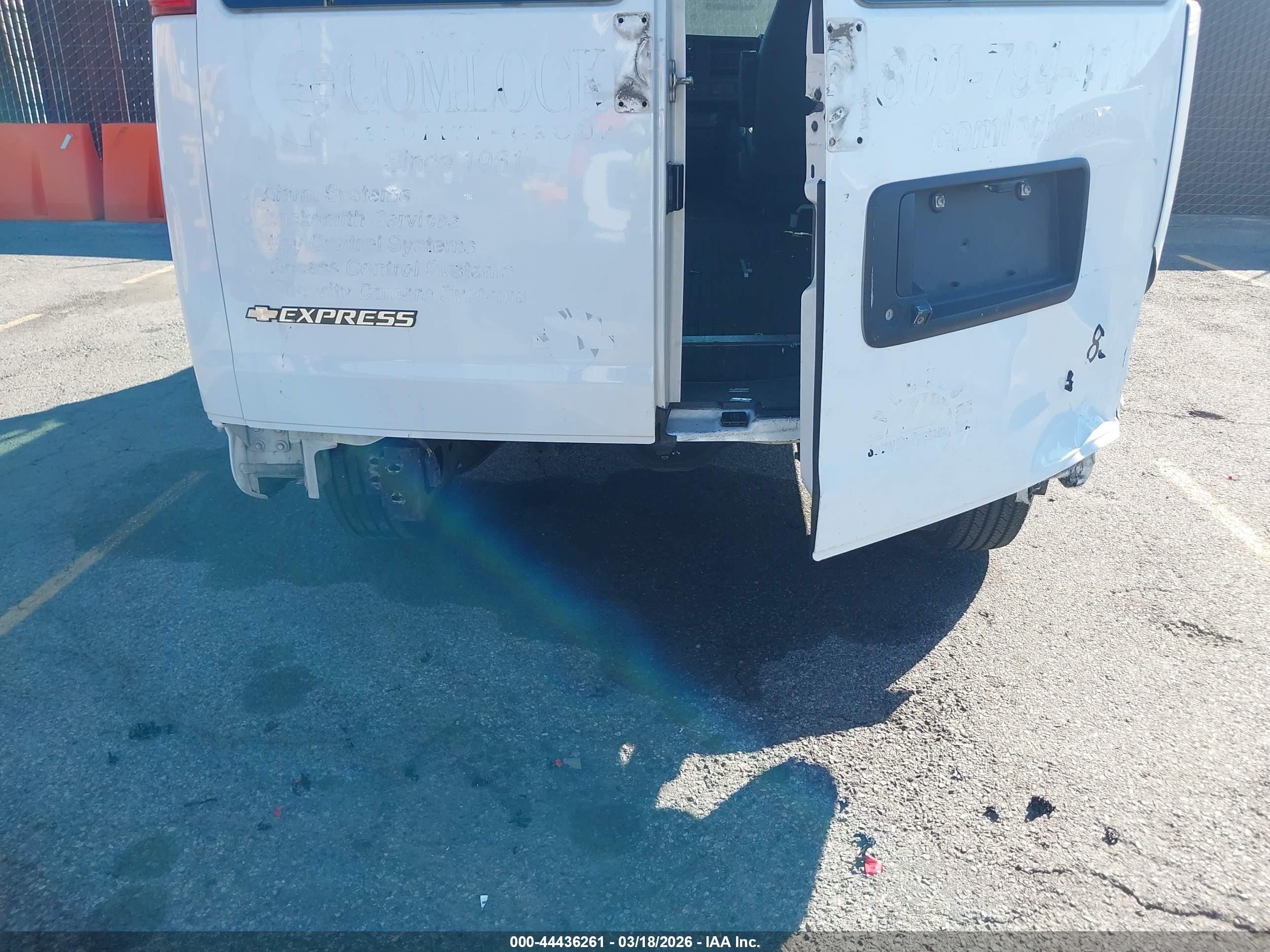 CHEVROLET EXPRESS image 6