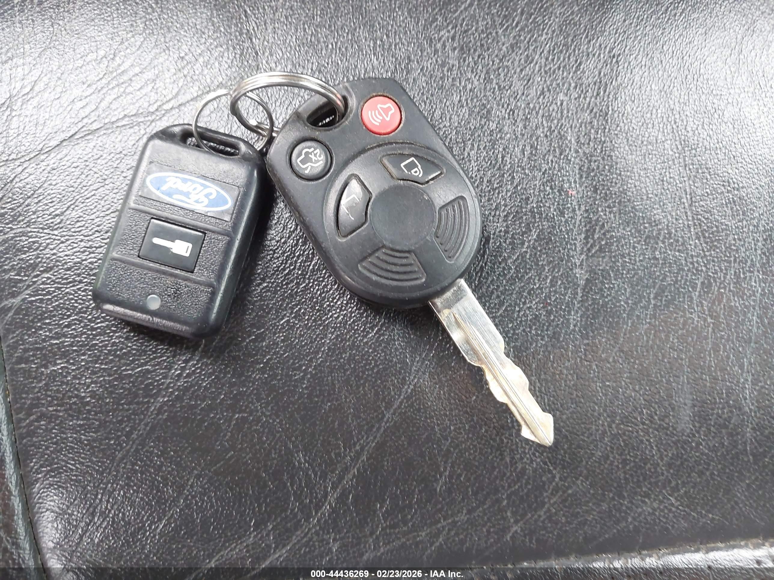 FORD FUSION image 11