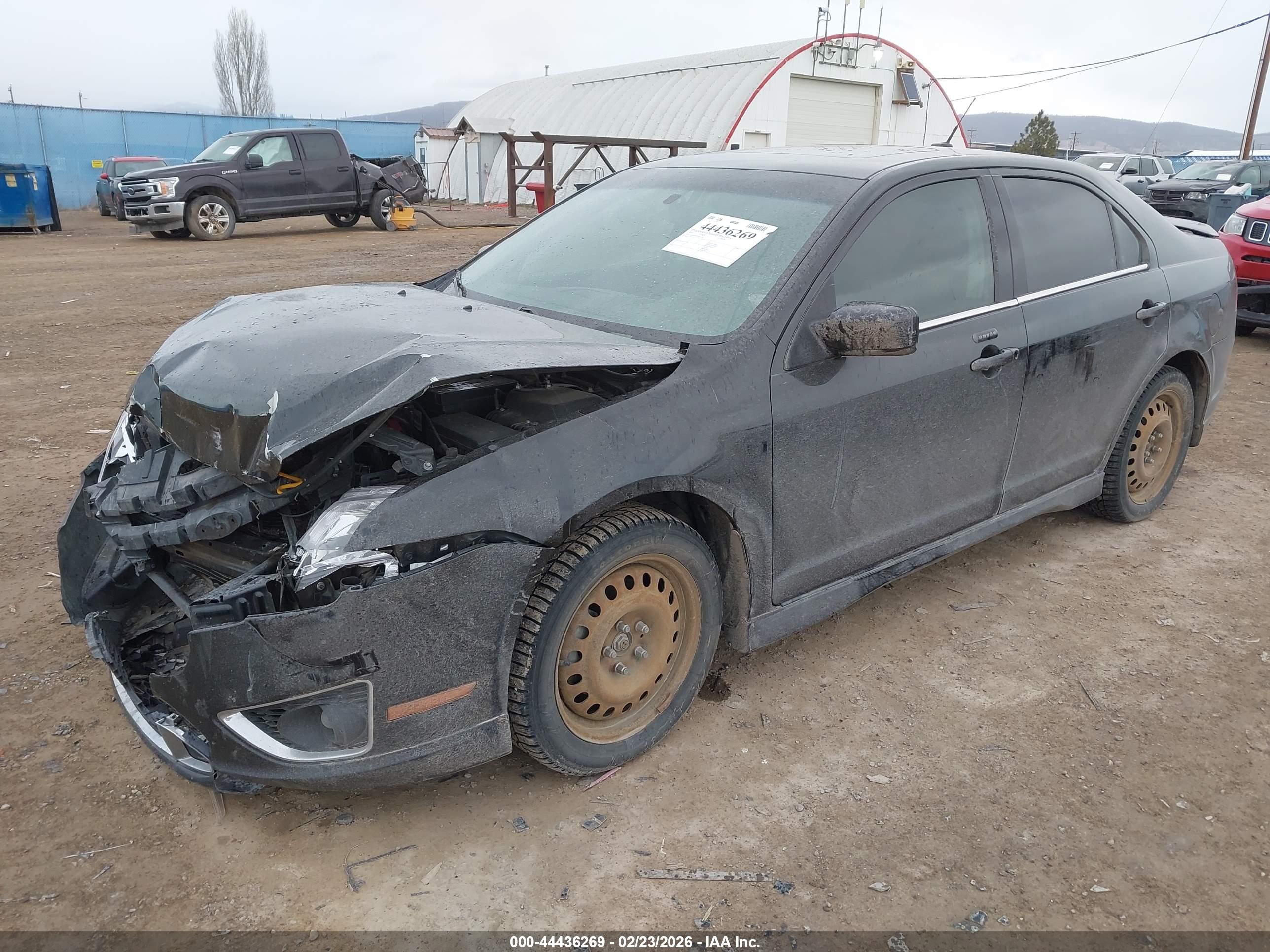 FORD FUSION image 2