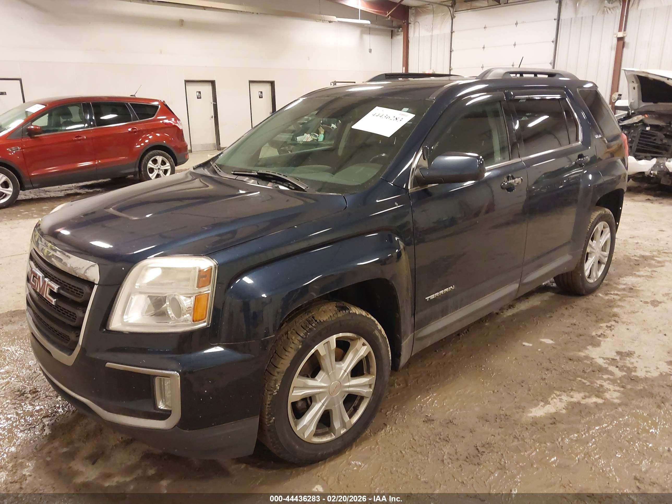 GMC TERRAIN image 2
