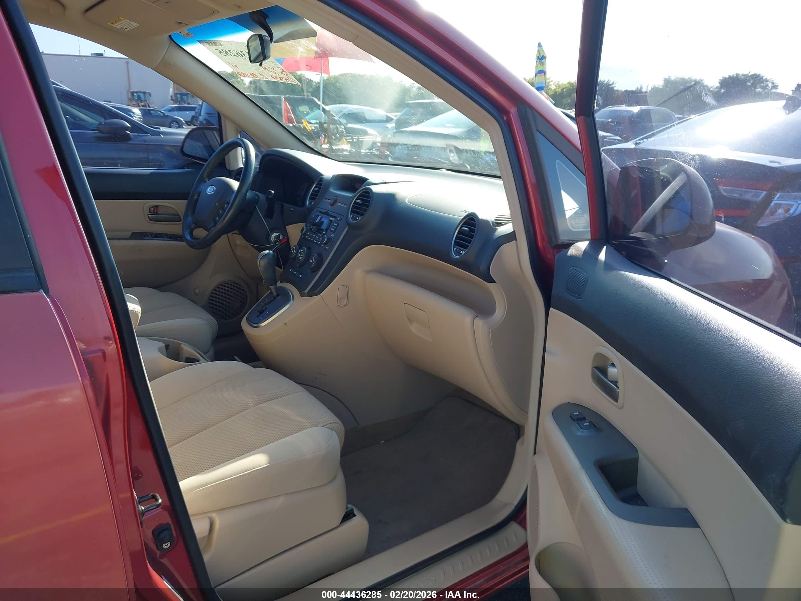 KIA RONDO image 5