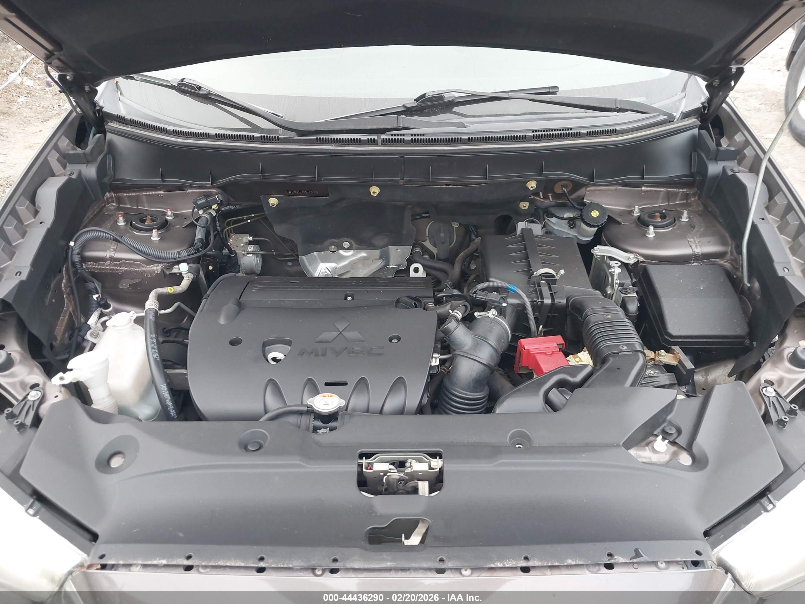 MITSUBISHI OUTLANDER image 10