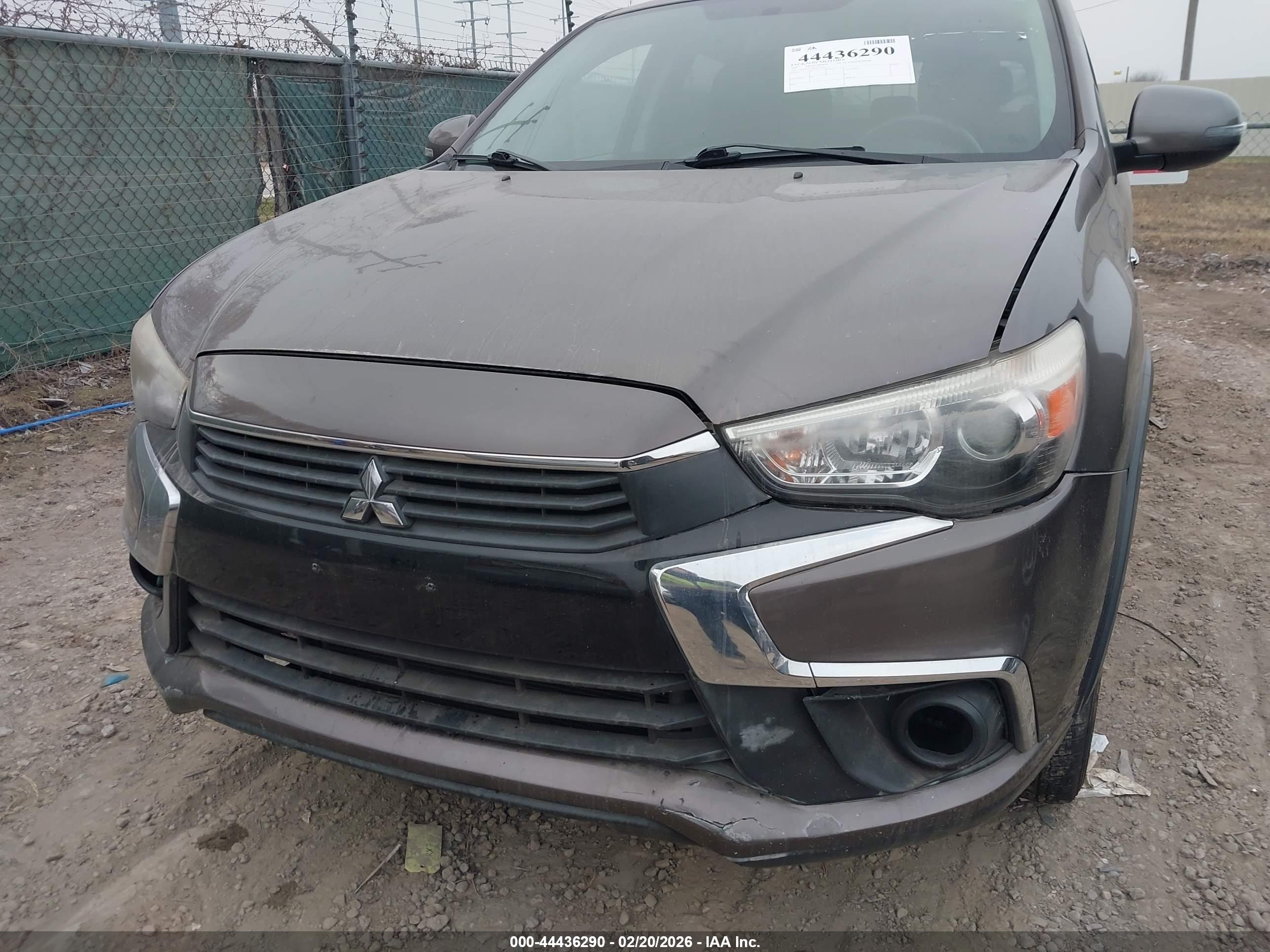 MITSUBISHI OUTLANDER image 6