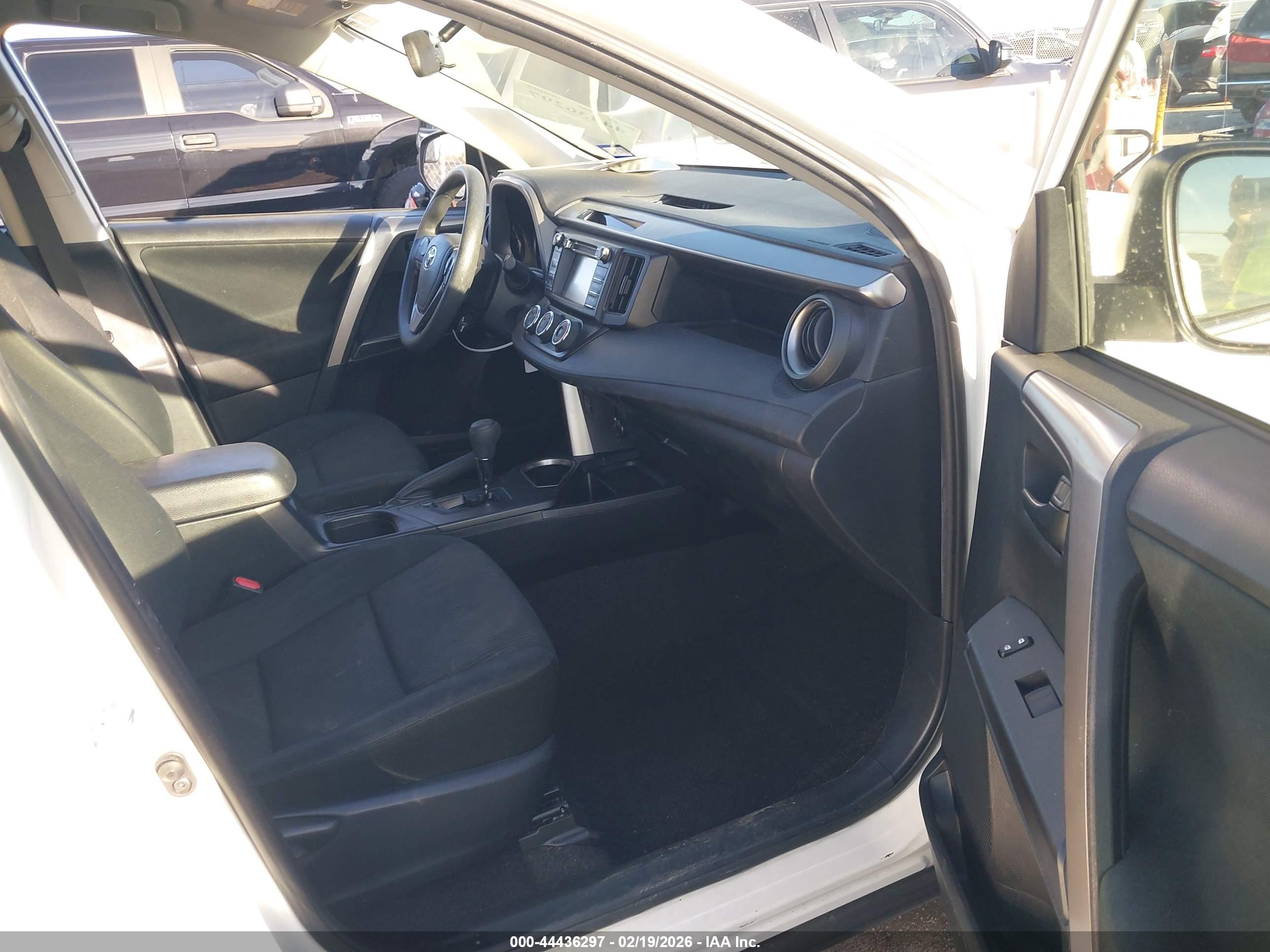 TOYOTA RAV4 image 5