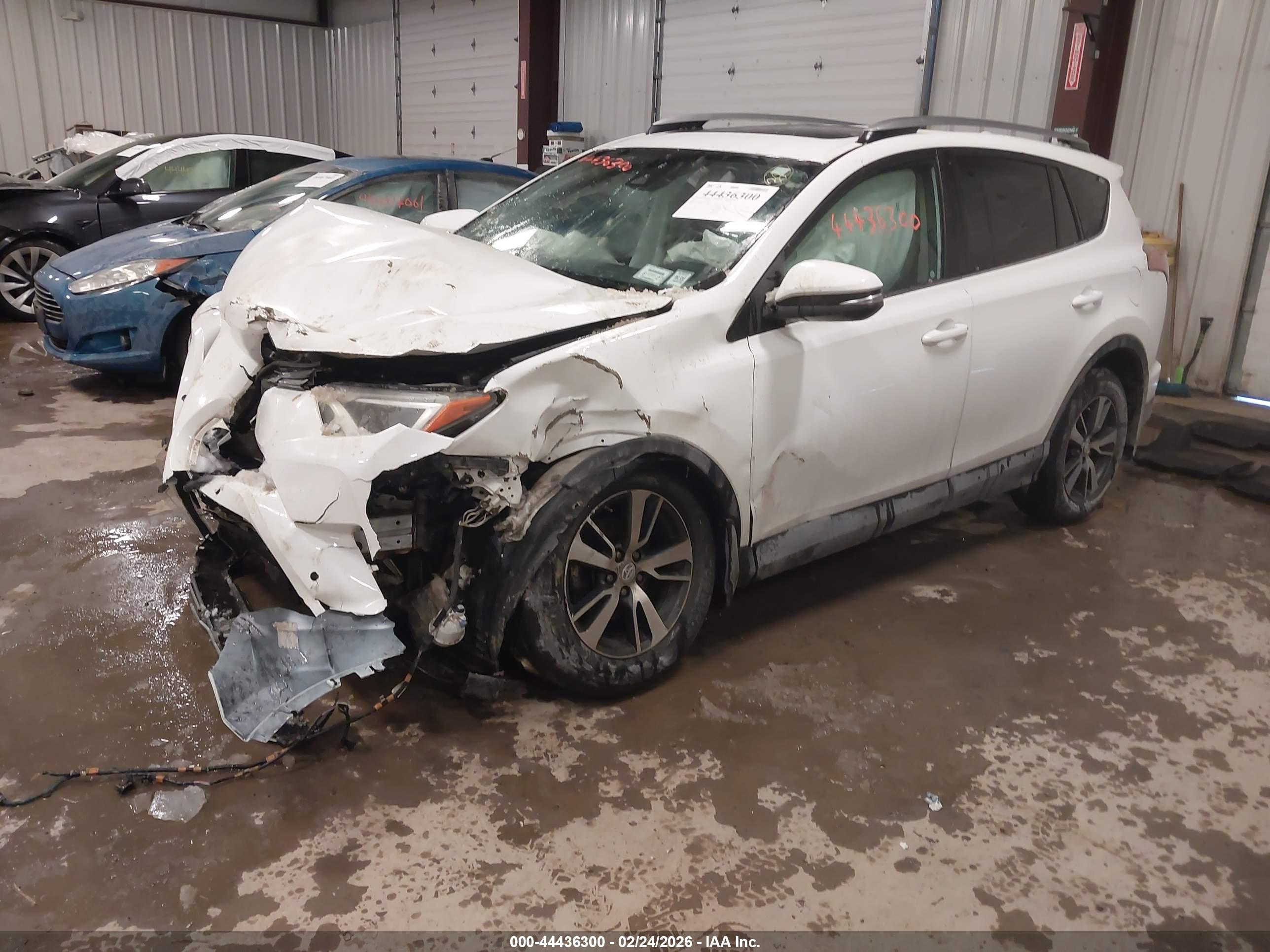 TOYOTA RAV4 image 2
