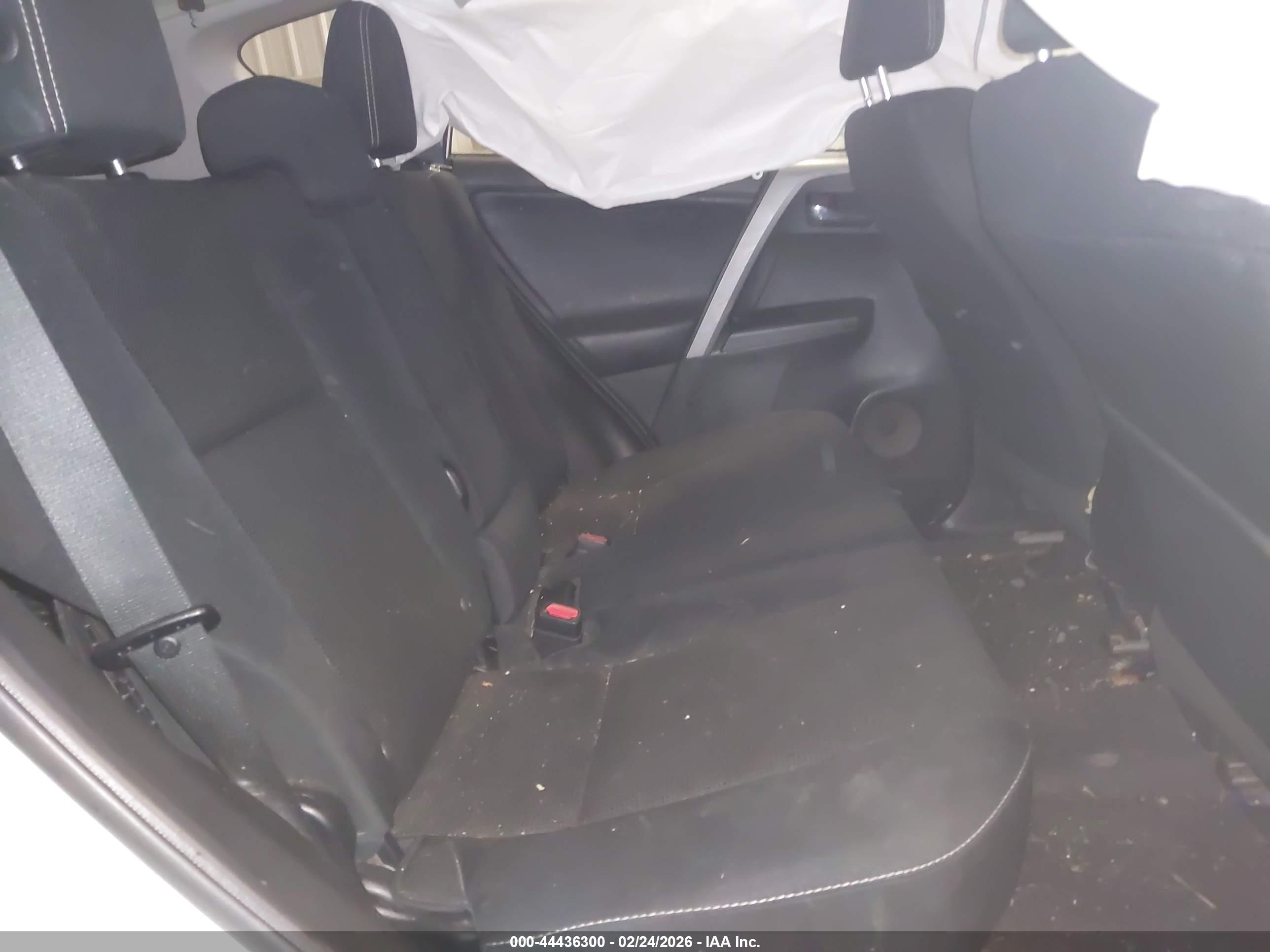 TOYOTA RAV4 image 8