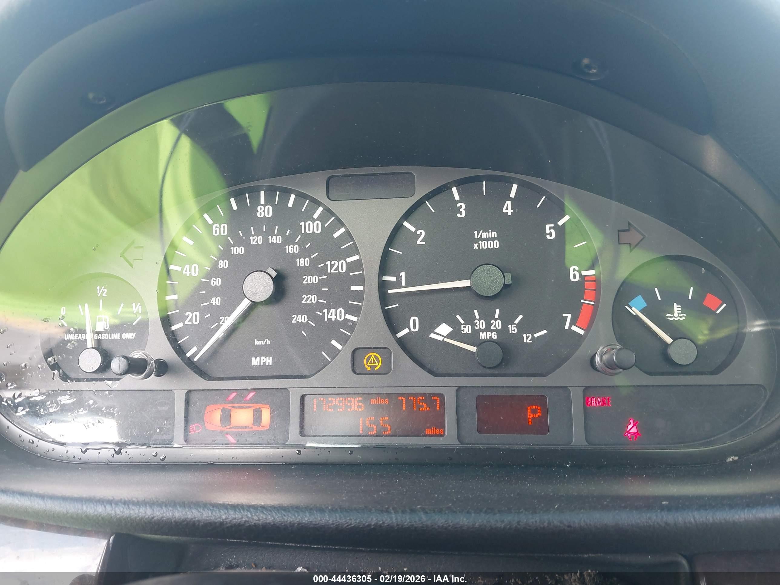 BMW 325I image 7