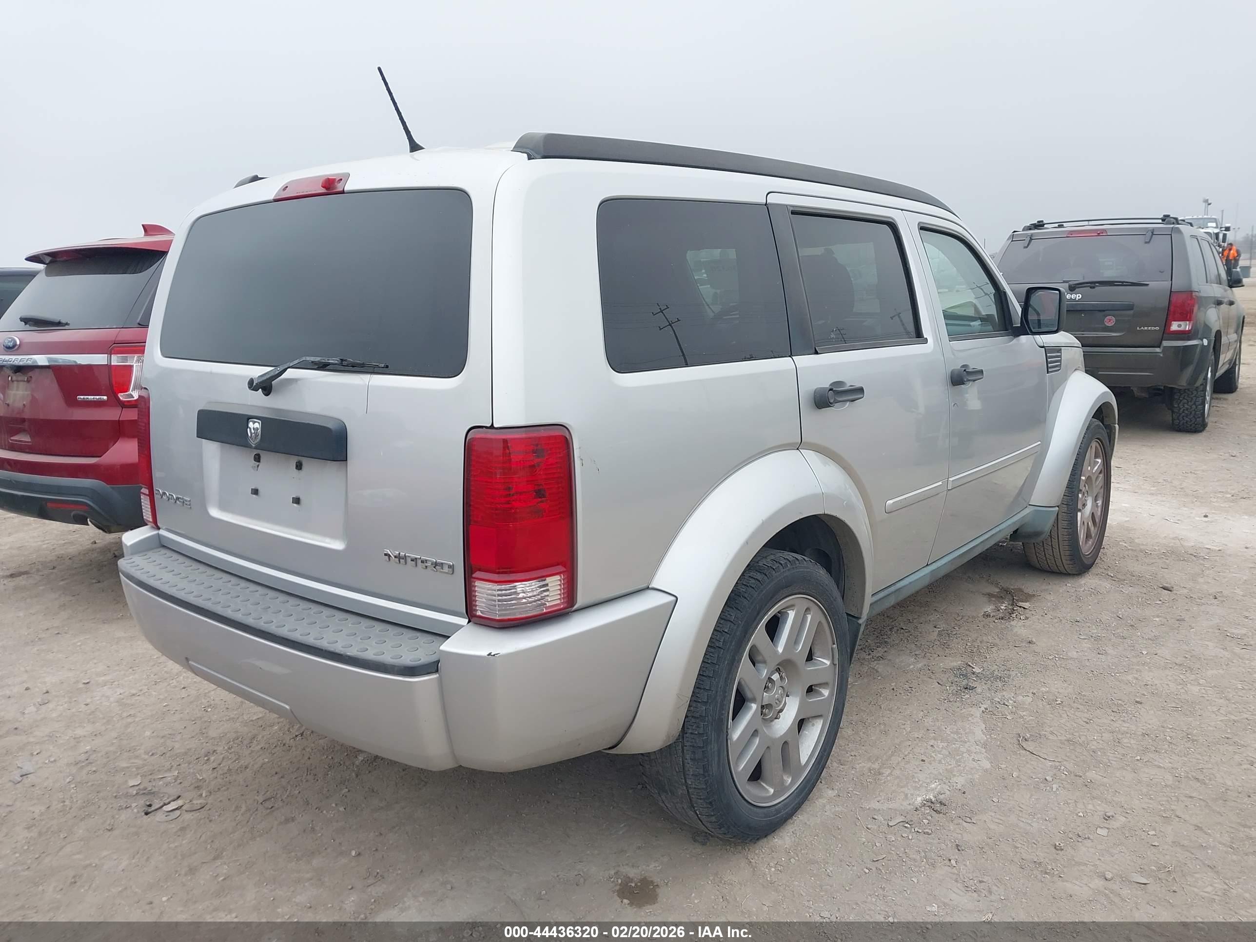 DODGE NITRO image 4