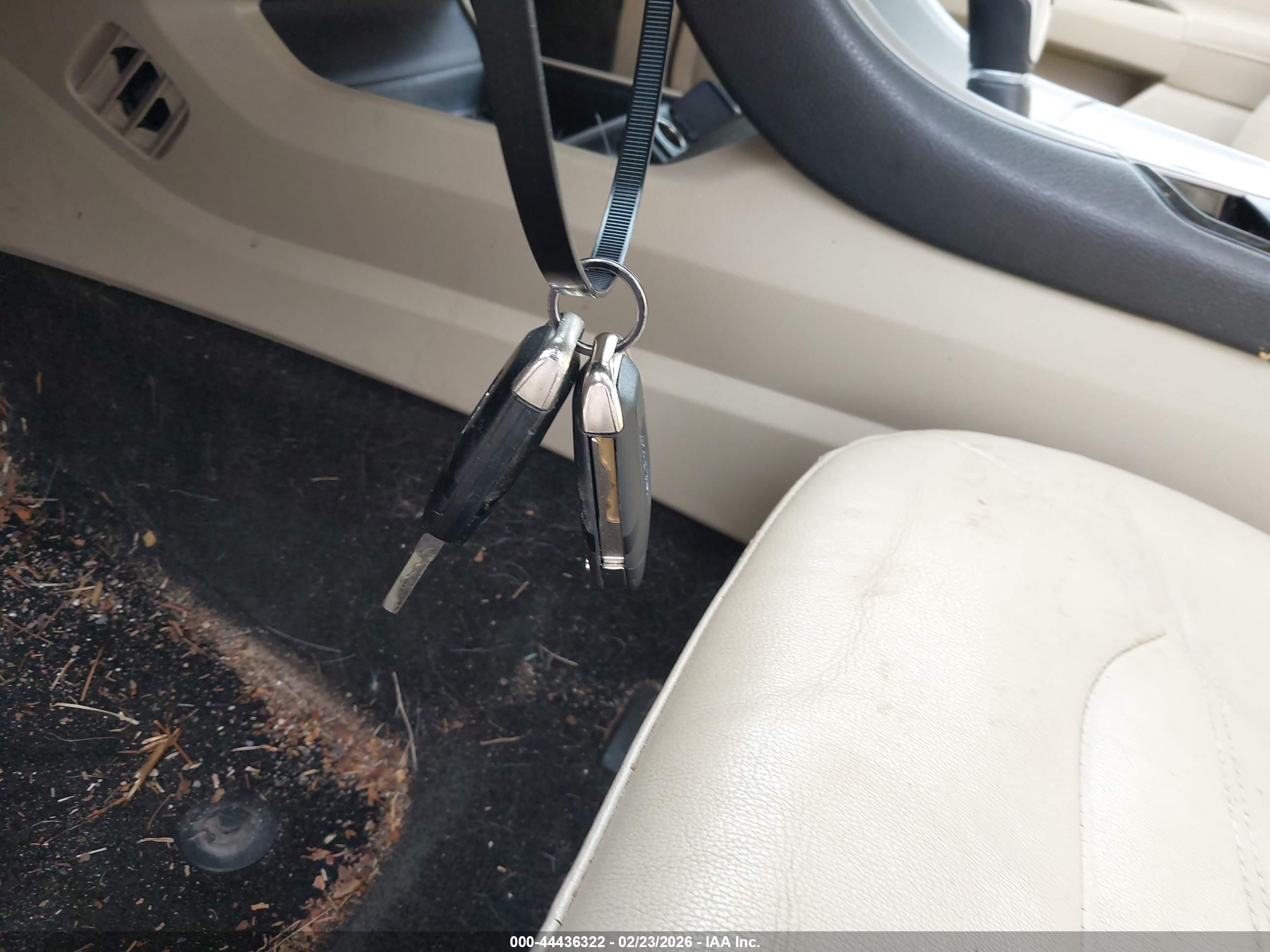 FORD FUSION image 11