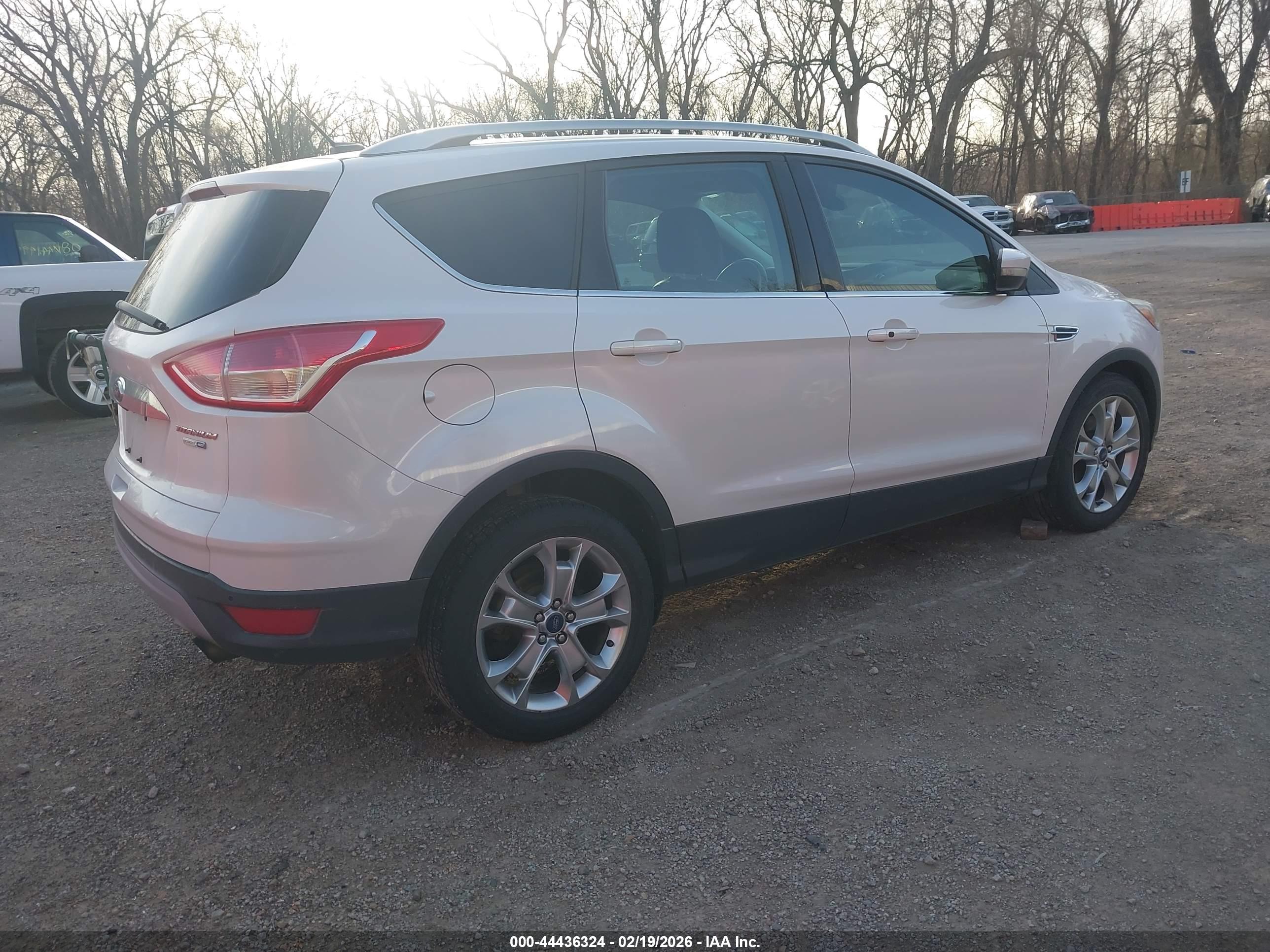 FORD ESCAPE image 4