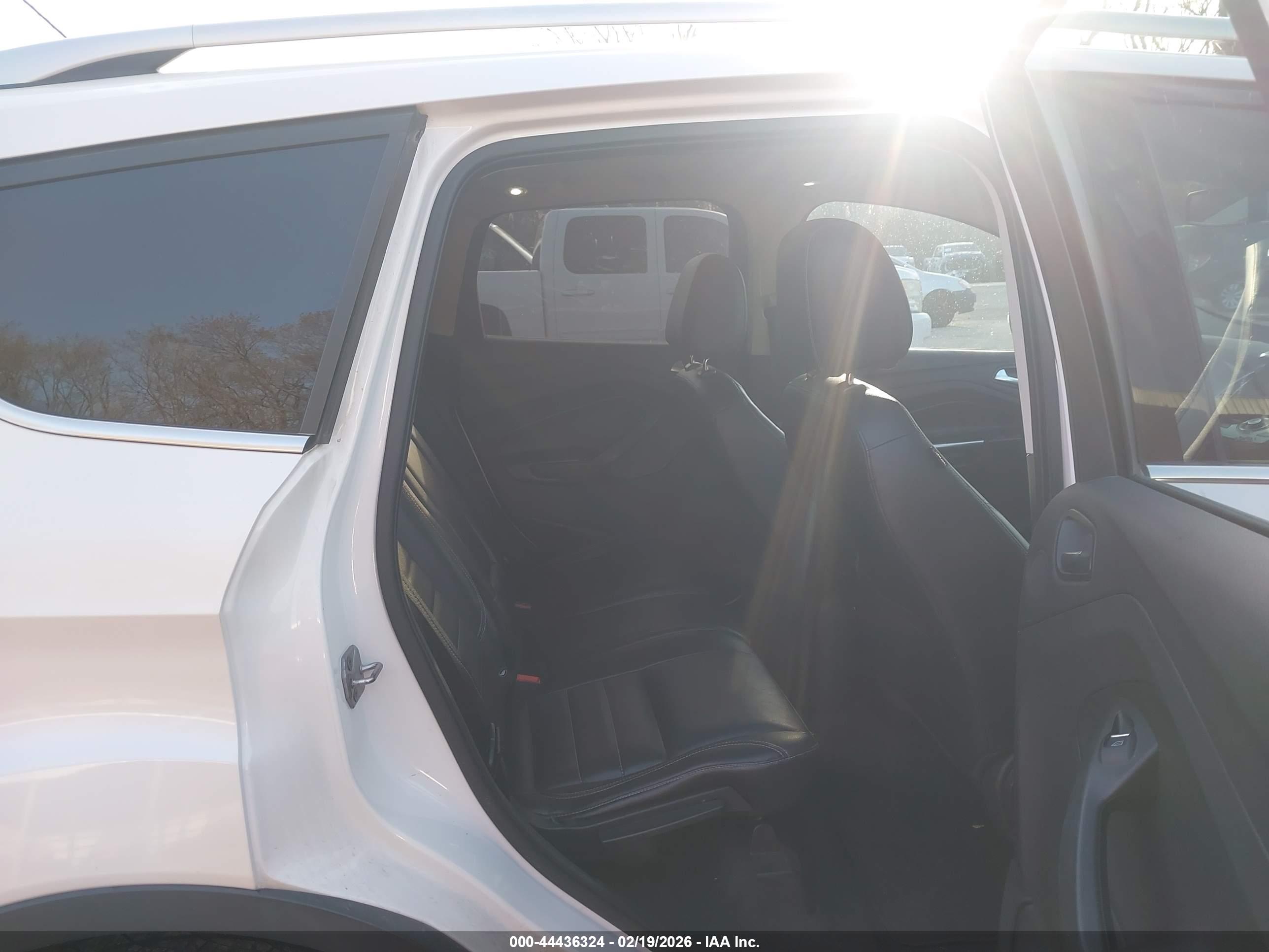 FORD ESCAPE image 8
