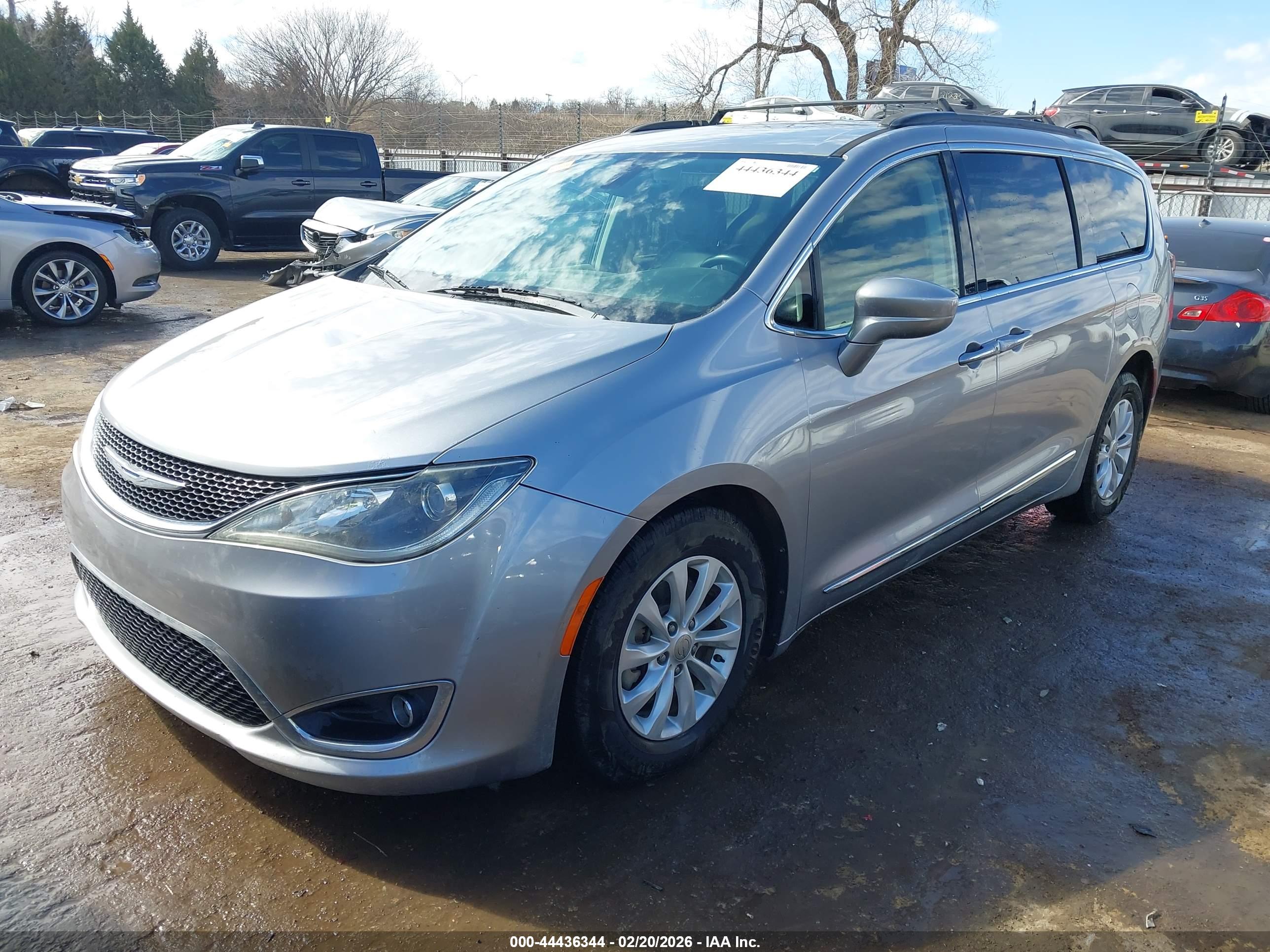 CHRYSLER PACIFICA image 2