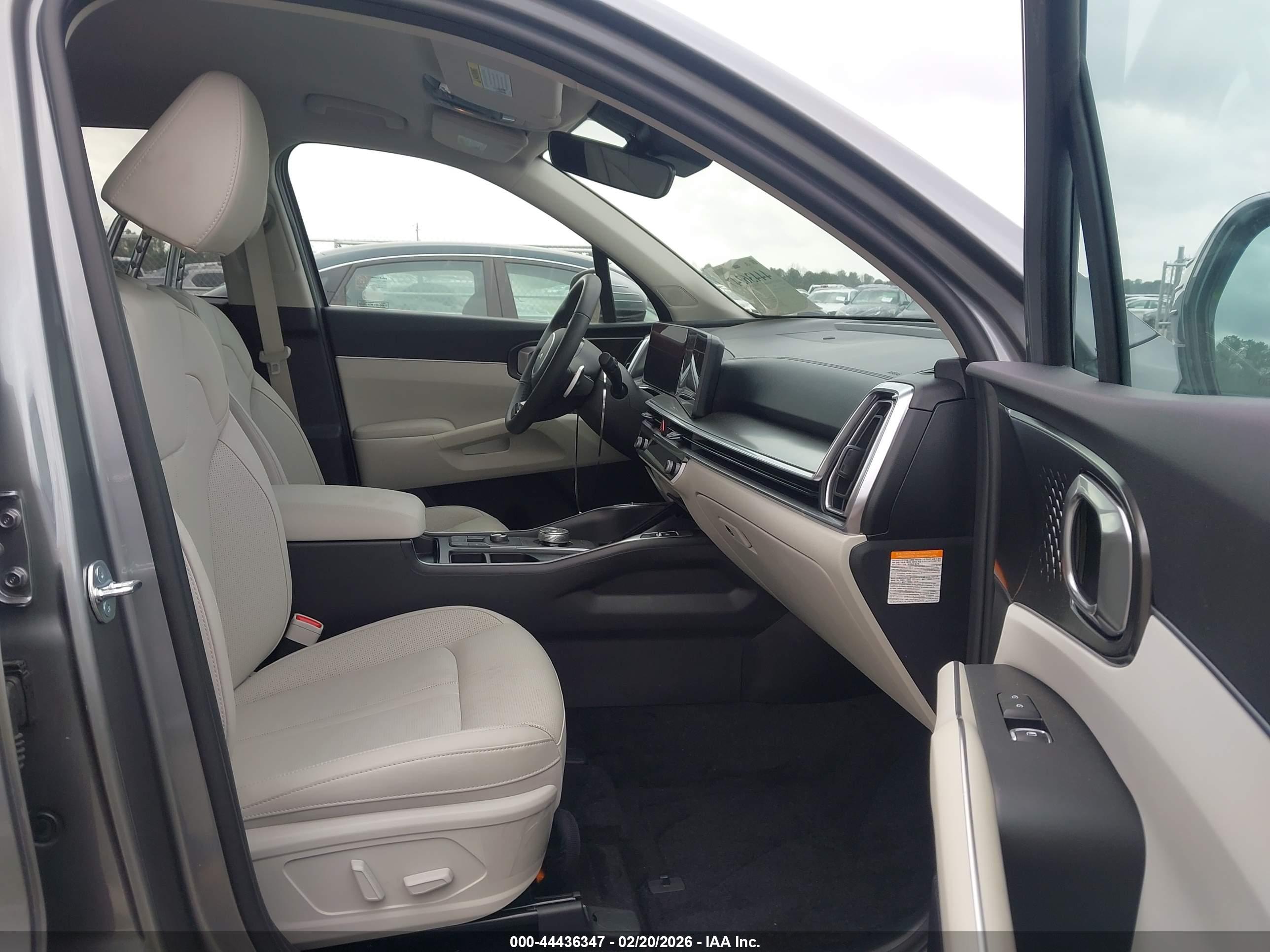 KIA SORENTO image 5