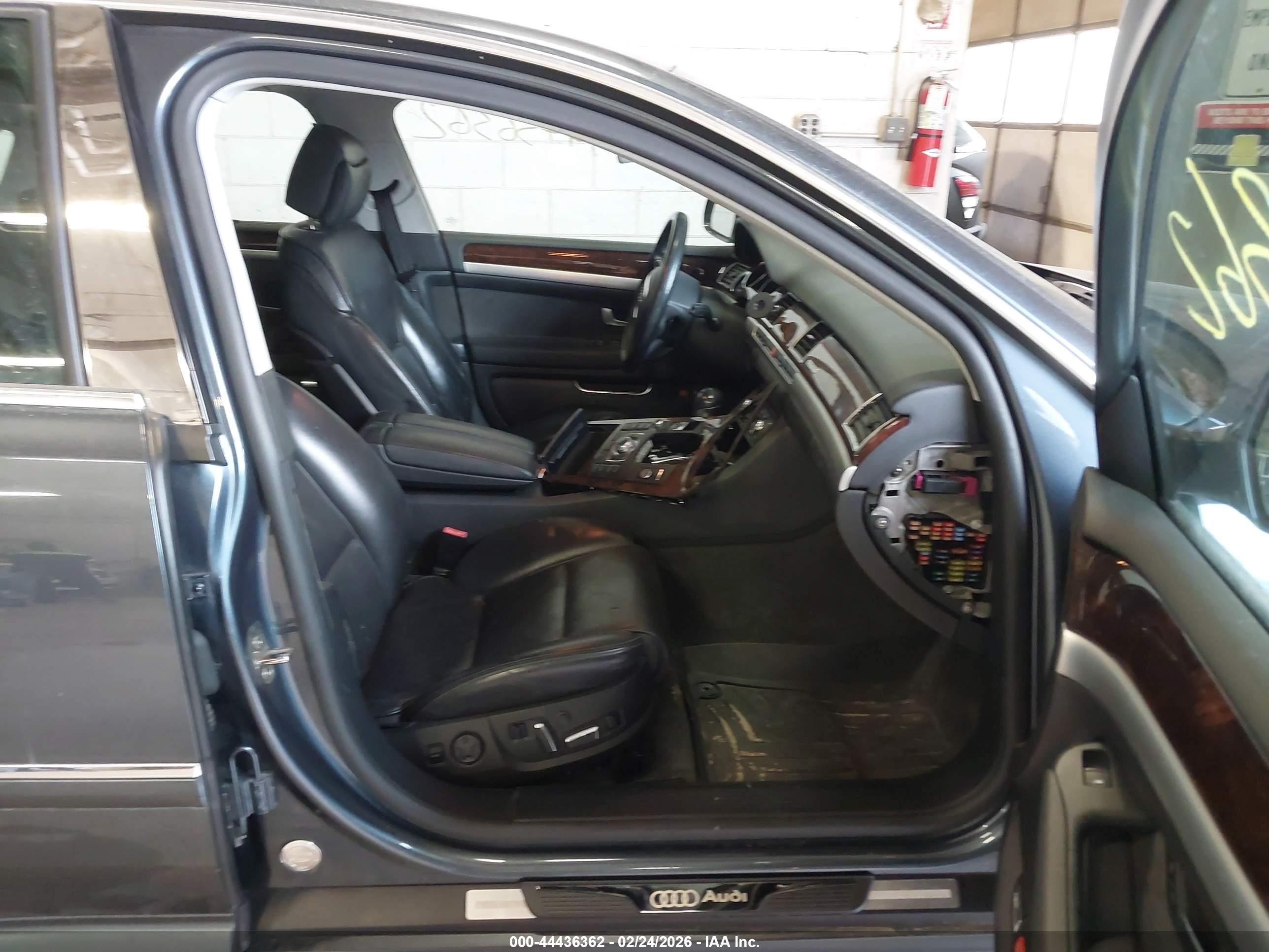 AUDI A8 image 5