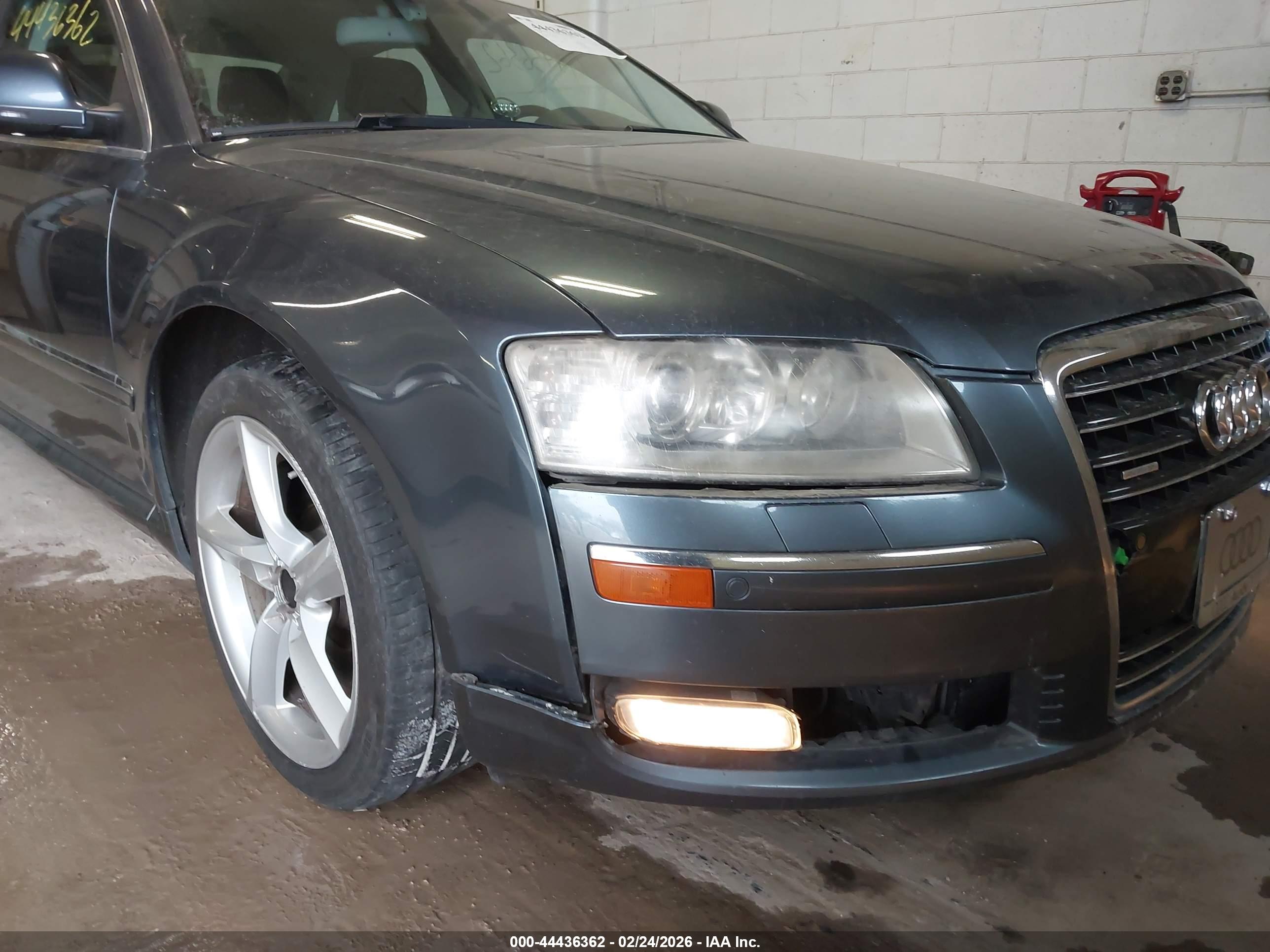 AUDI A8 image 6