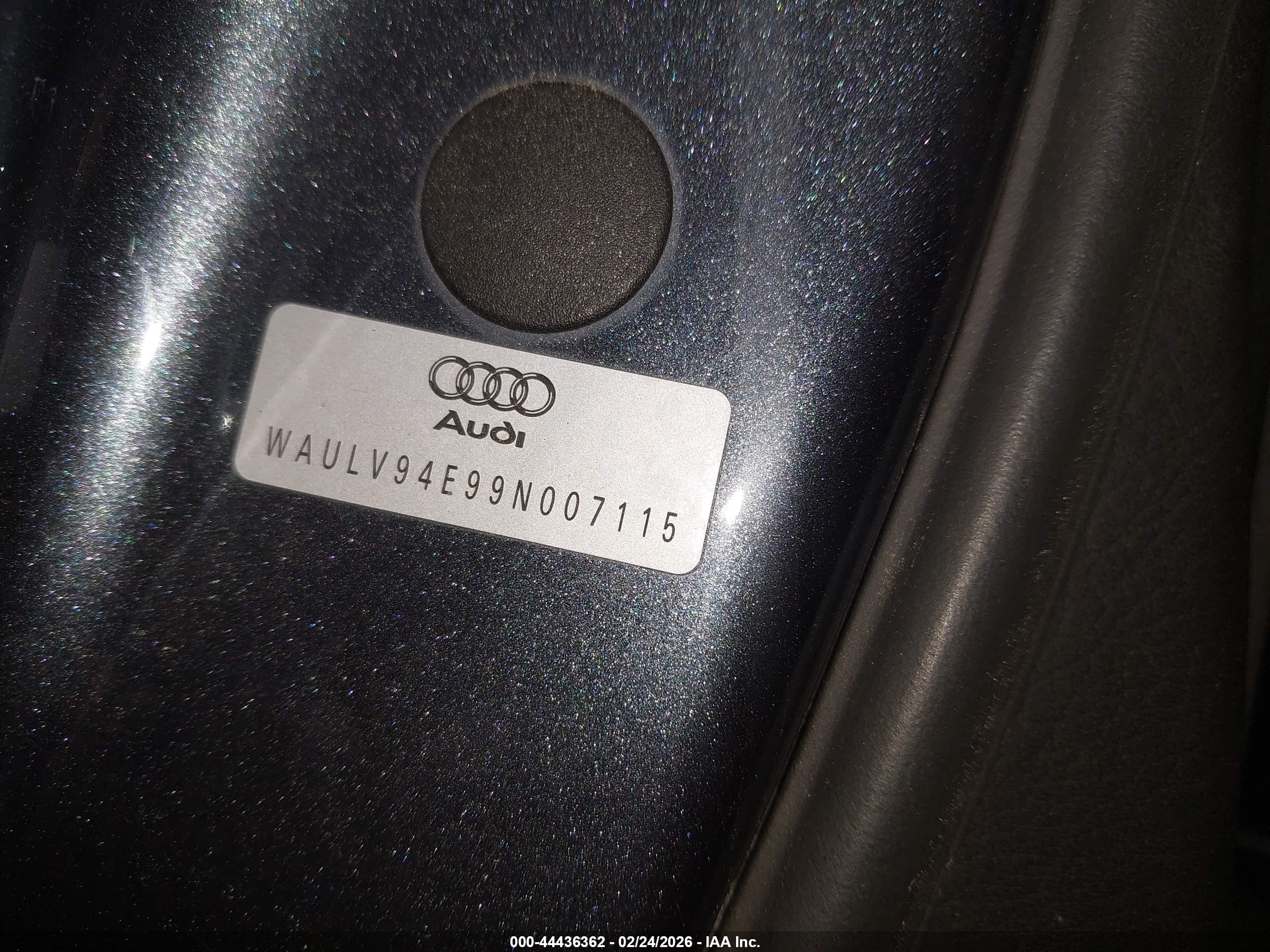 AUDI A8 image 9