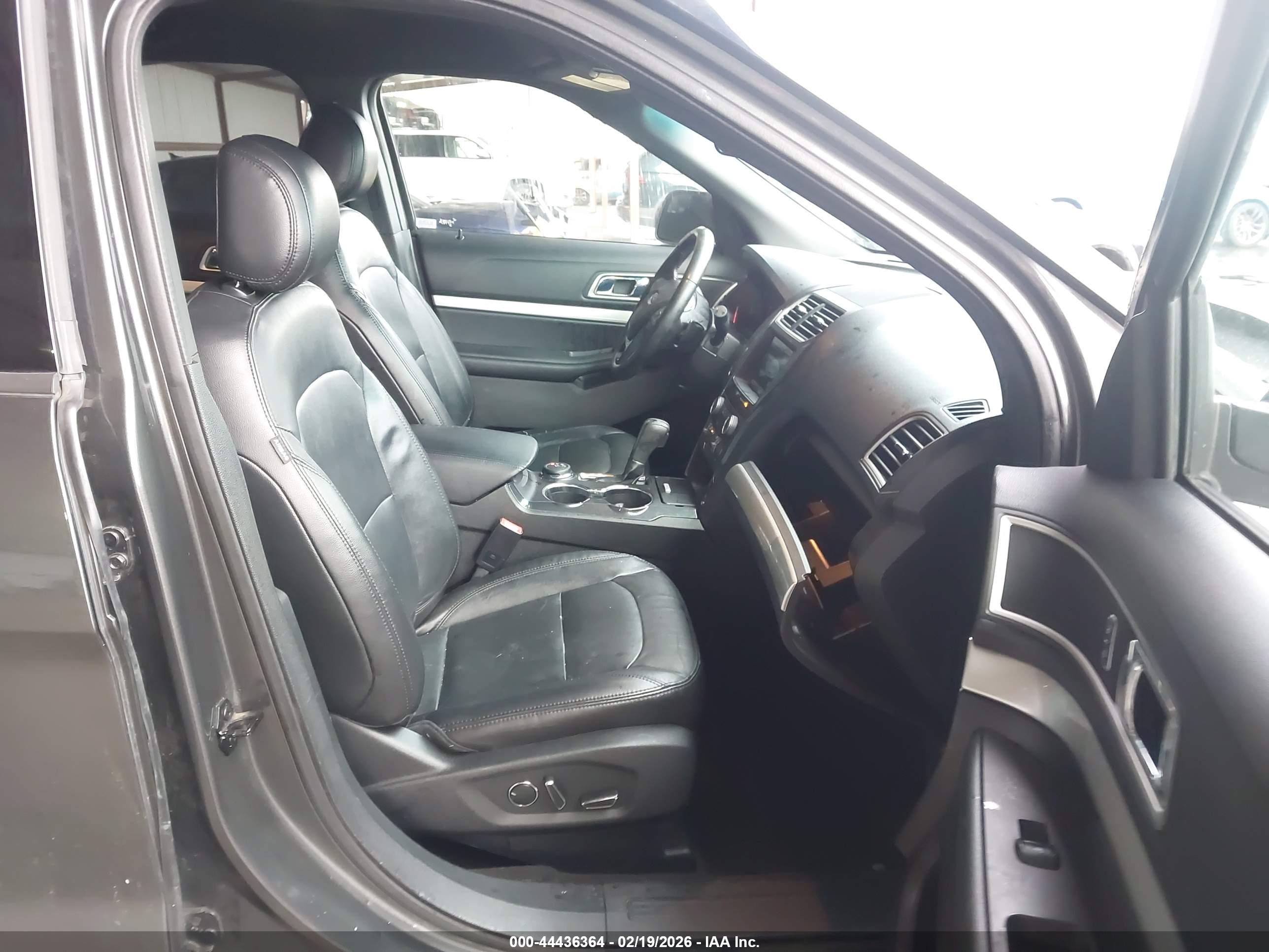 FORD EXPLORER image 5